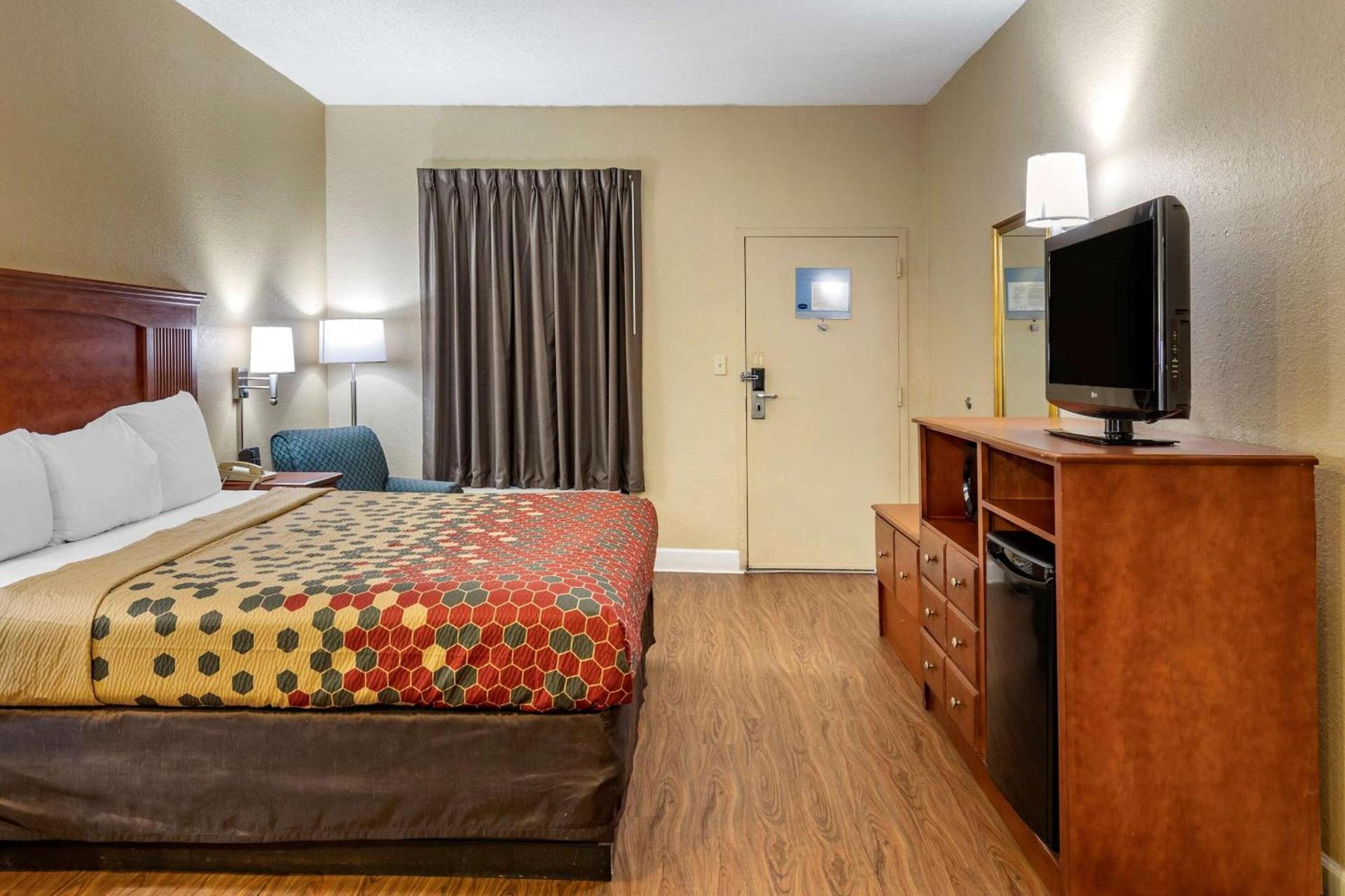Econo Lodge Cordele photo 20