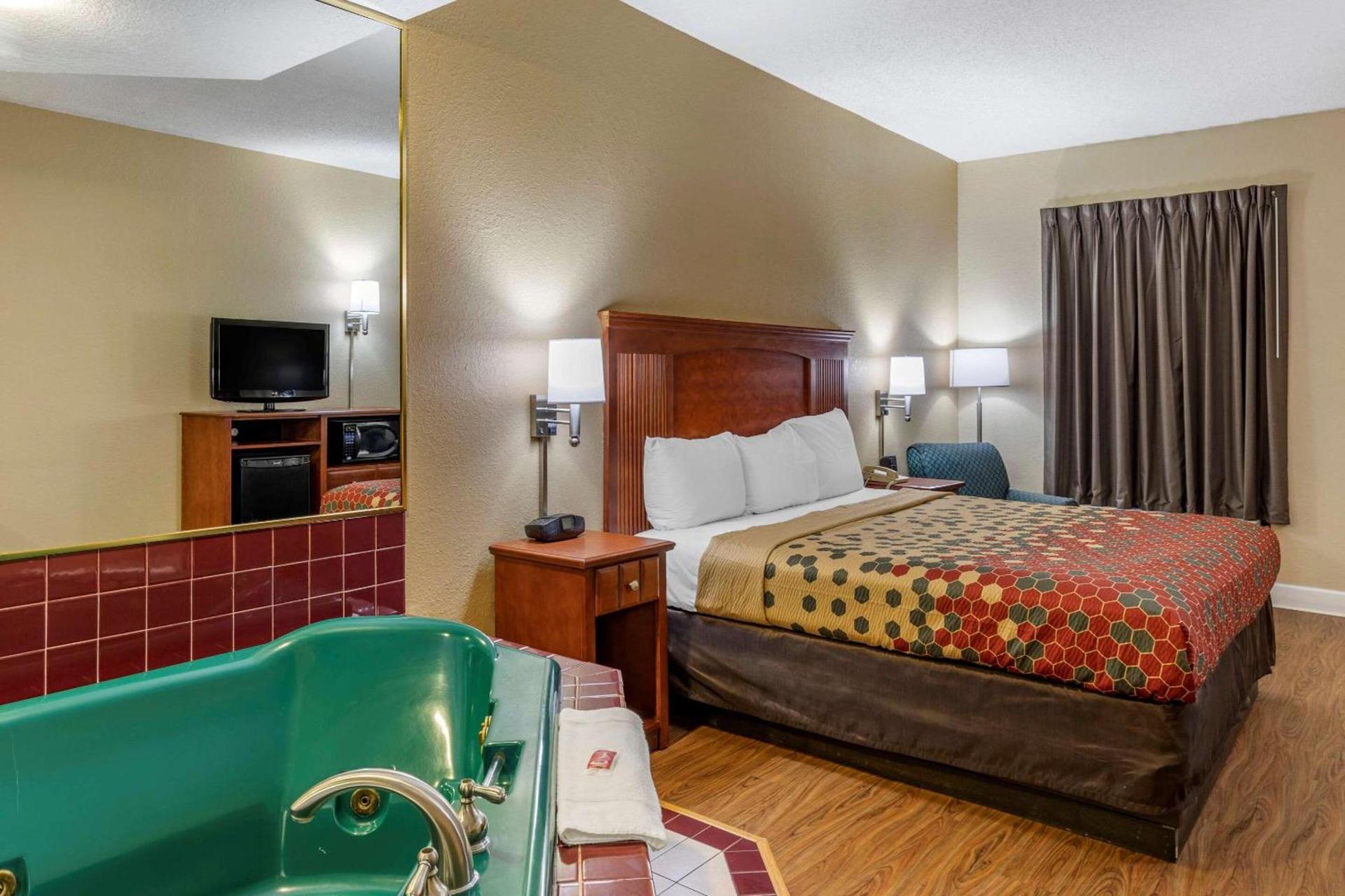 Econo Lodge Cordele photo 21