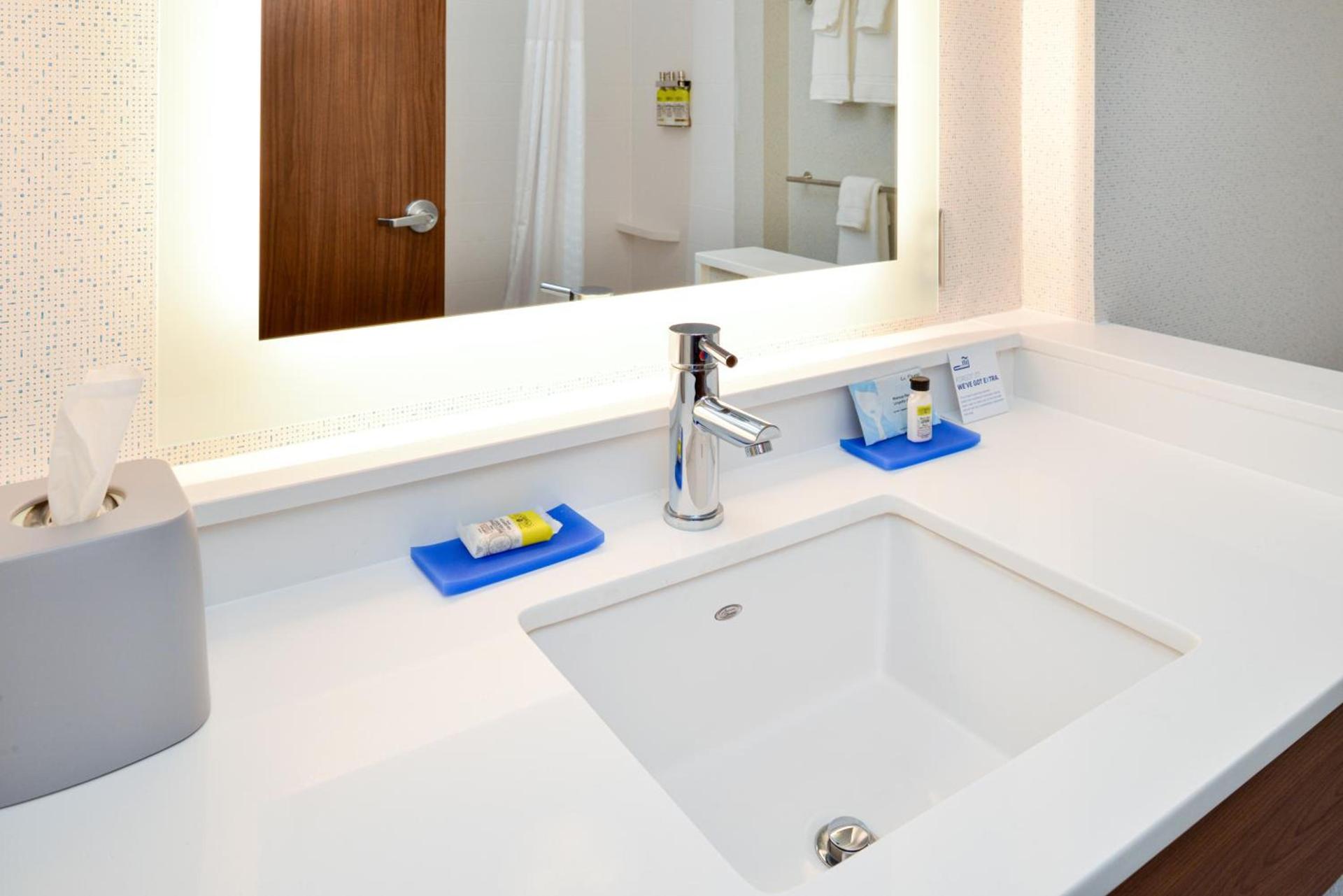 Holiday Inn Express & Suites - Elko by IHG photo 2