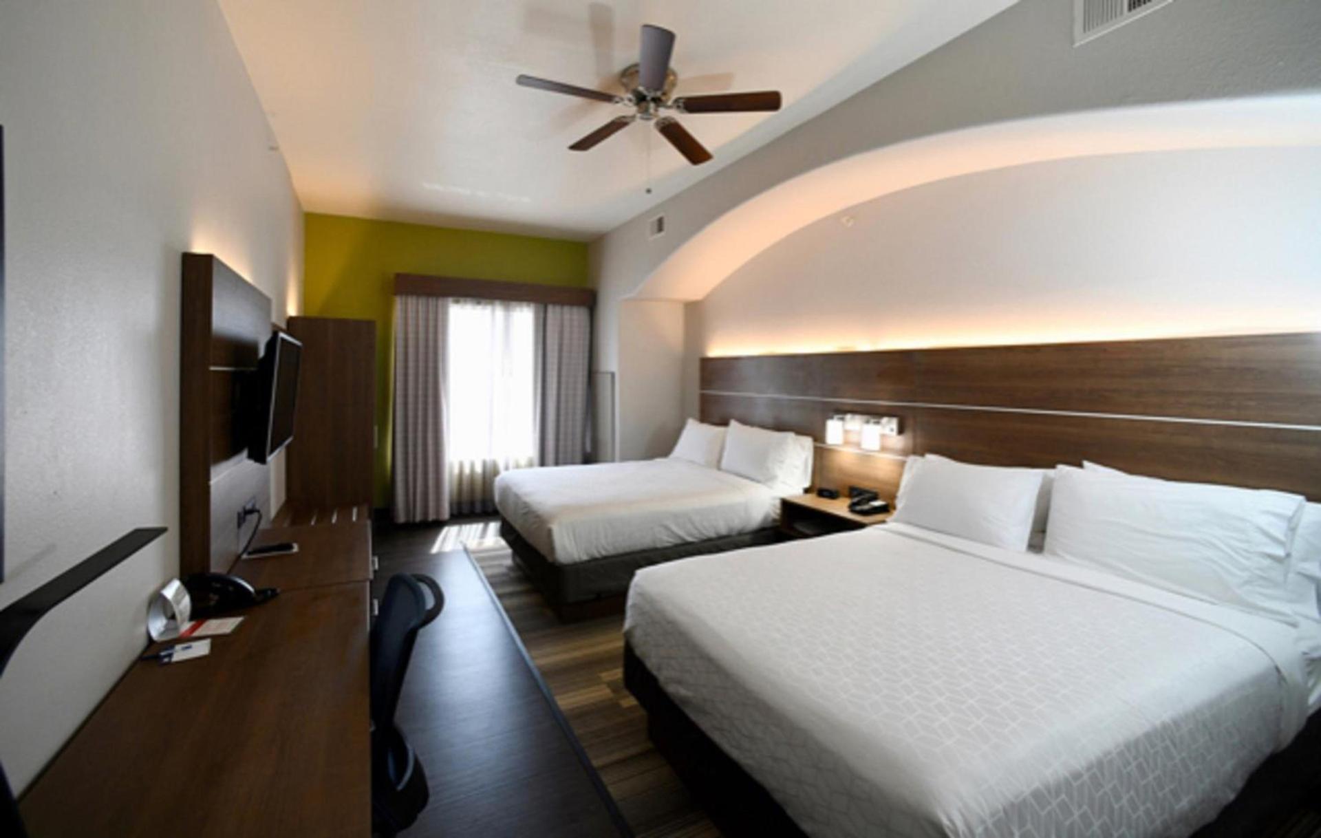 Holiday Inn Express Seguin by IHG photo 32