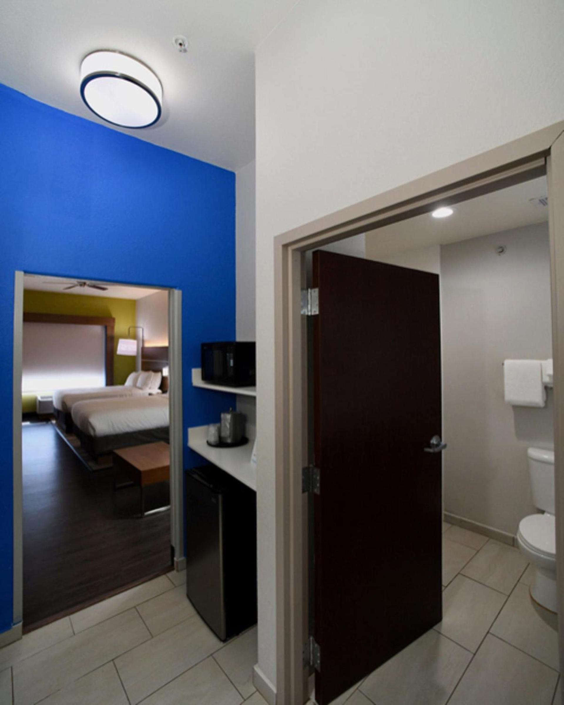 Holiday Inn Express Seguin by IHG photo 34
