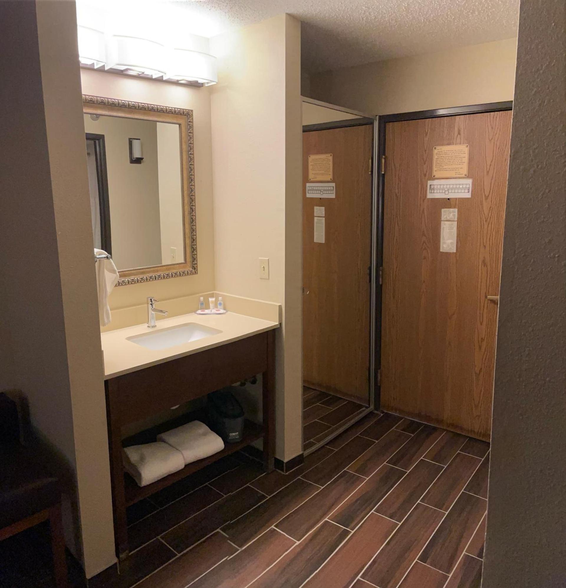 Wingate by Wyndham Pittsburgh West Mifflin photo 8