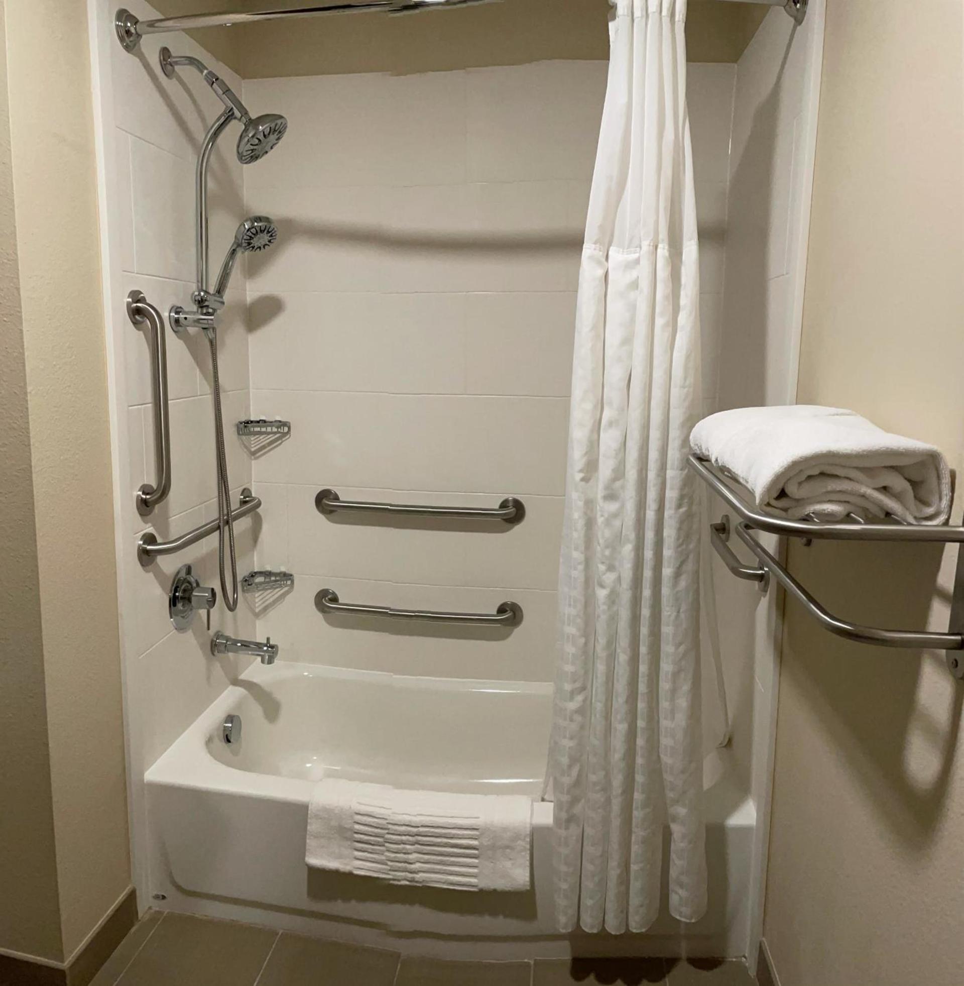 Wingate by Wyndham Pittsburgh West Mifflin photo 33