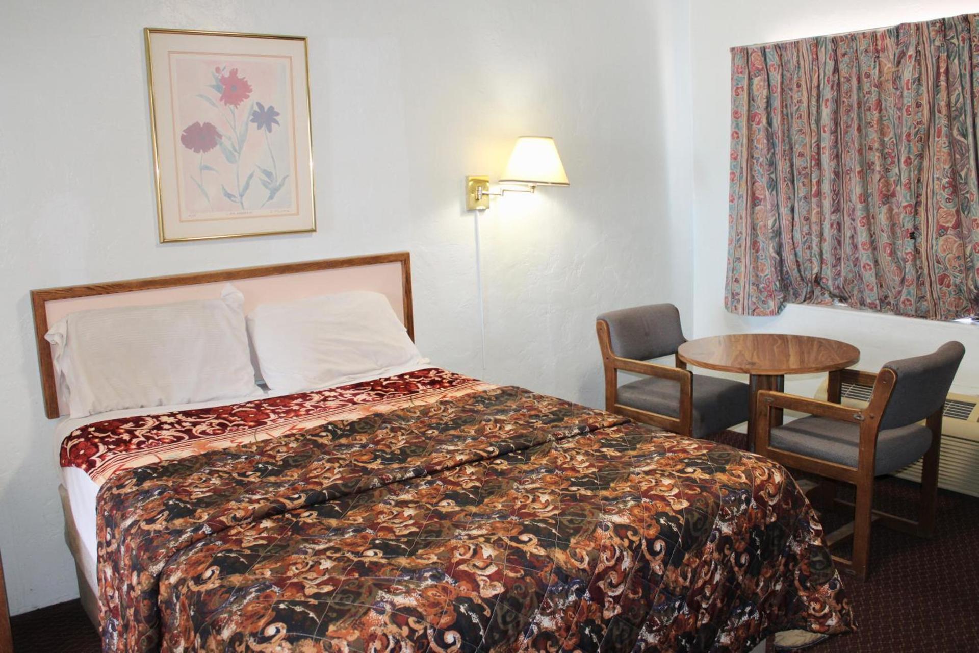 Economy Inn photo 12