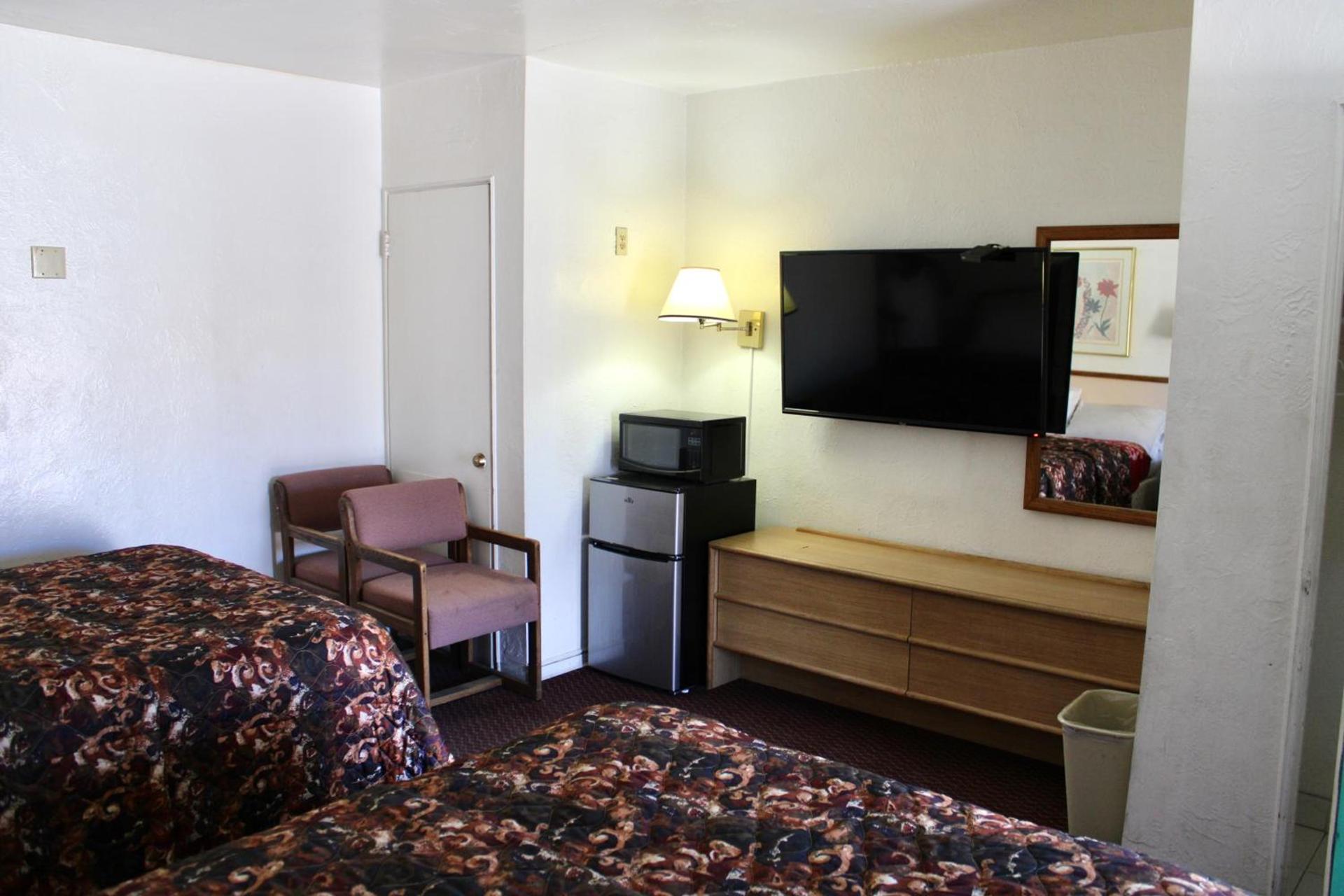 Economy Inn photo 7