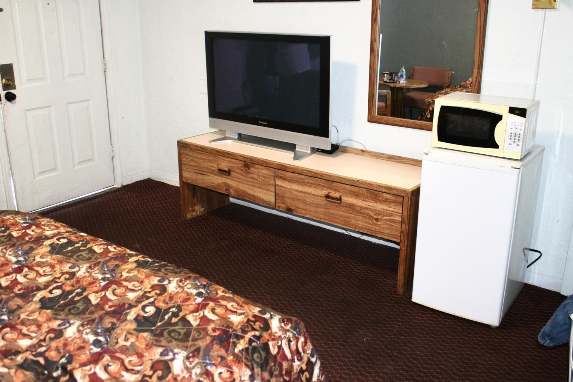 Economy Inn photo 9