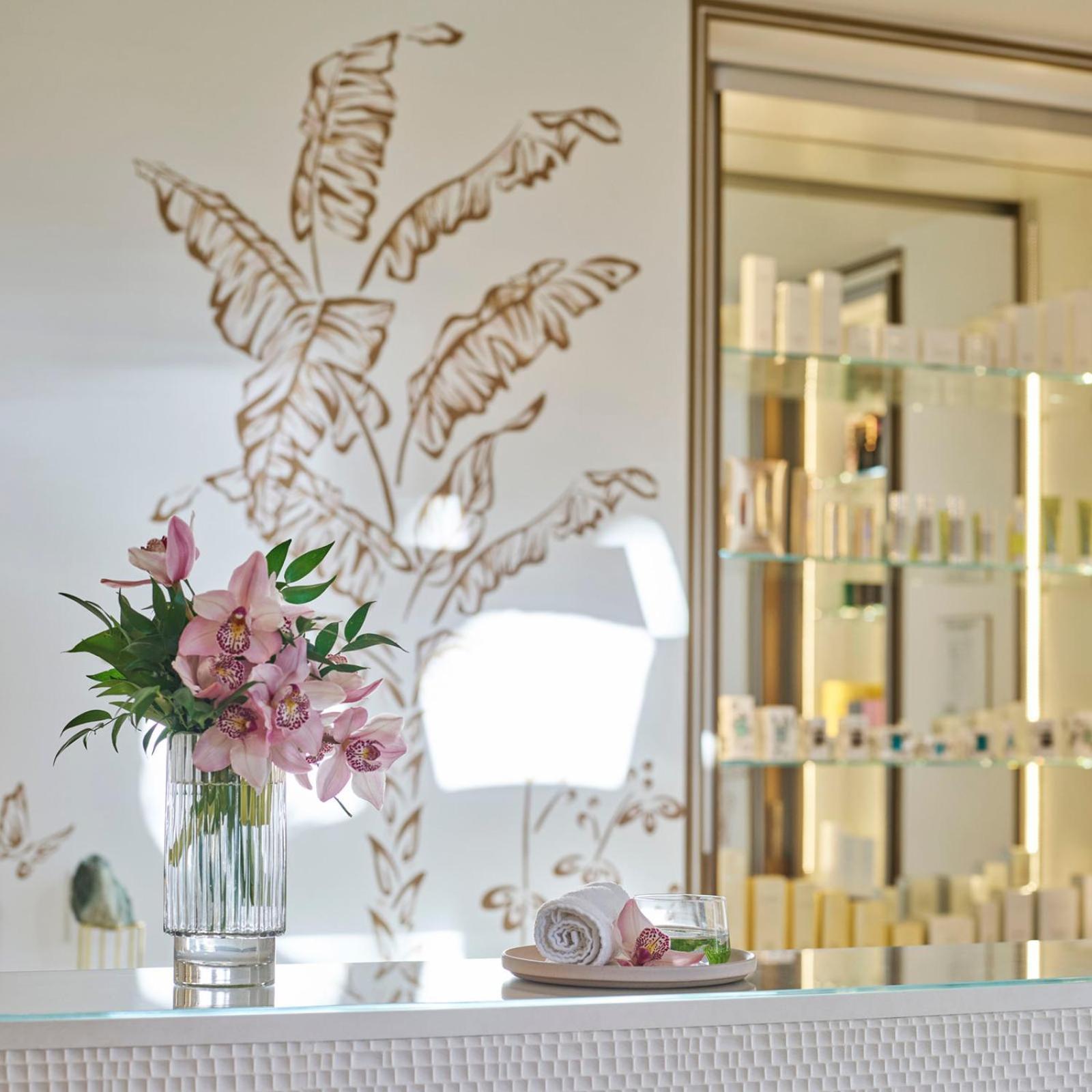 The Beverly Hills Hotel - Dorchester Collection photo 8