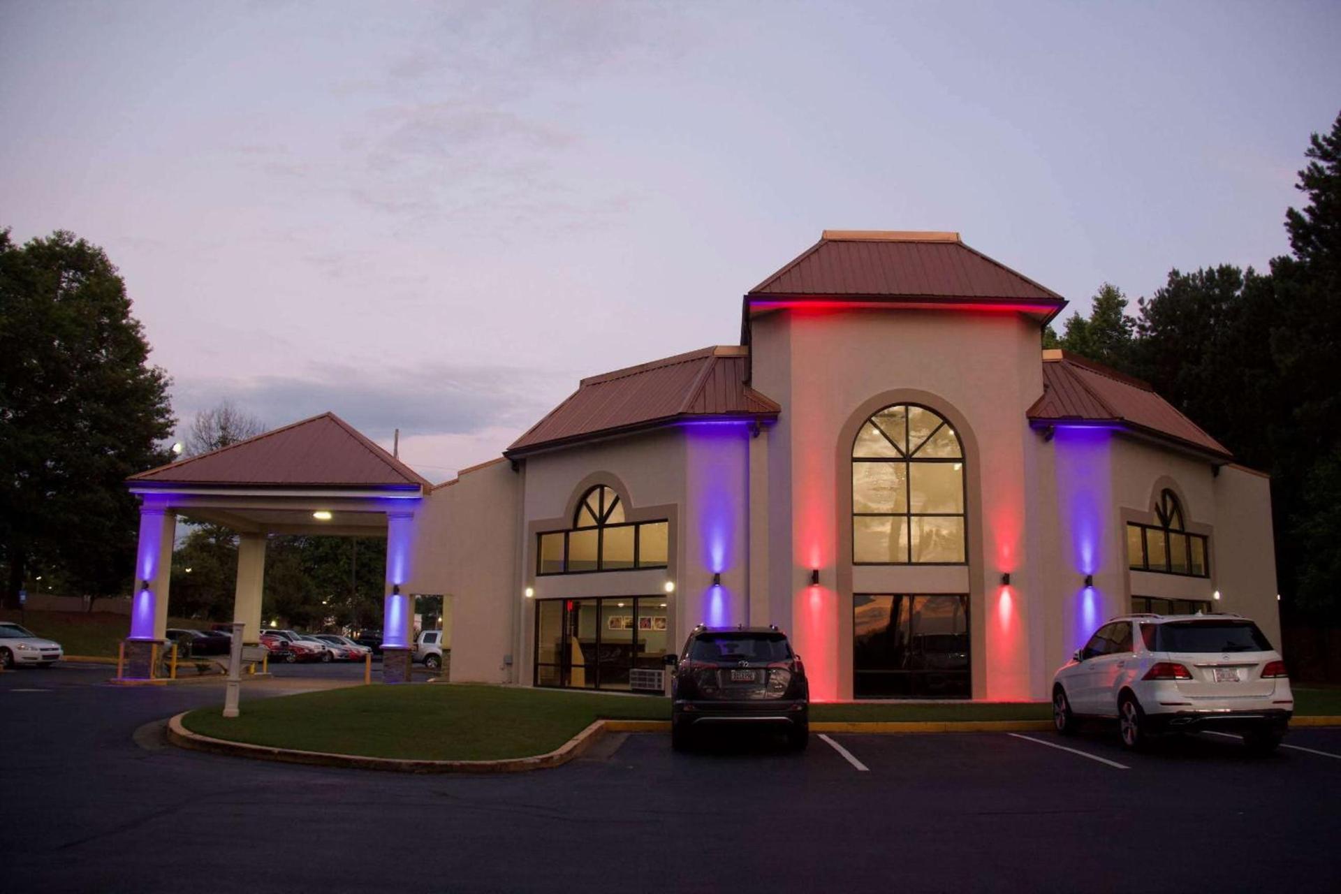 Motel 6-Suwanee, GA - Gwinnett Center photo 5