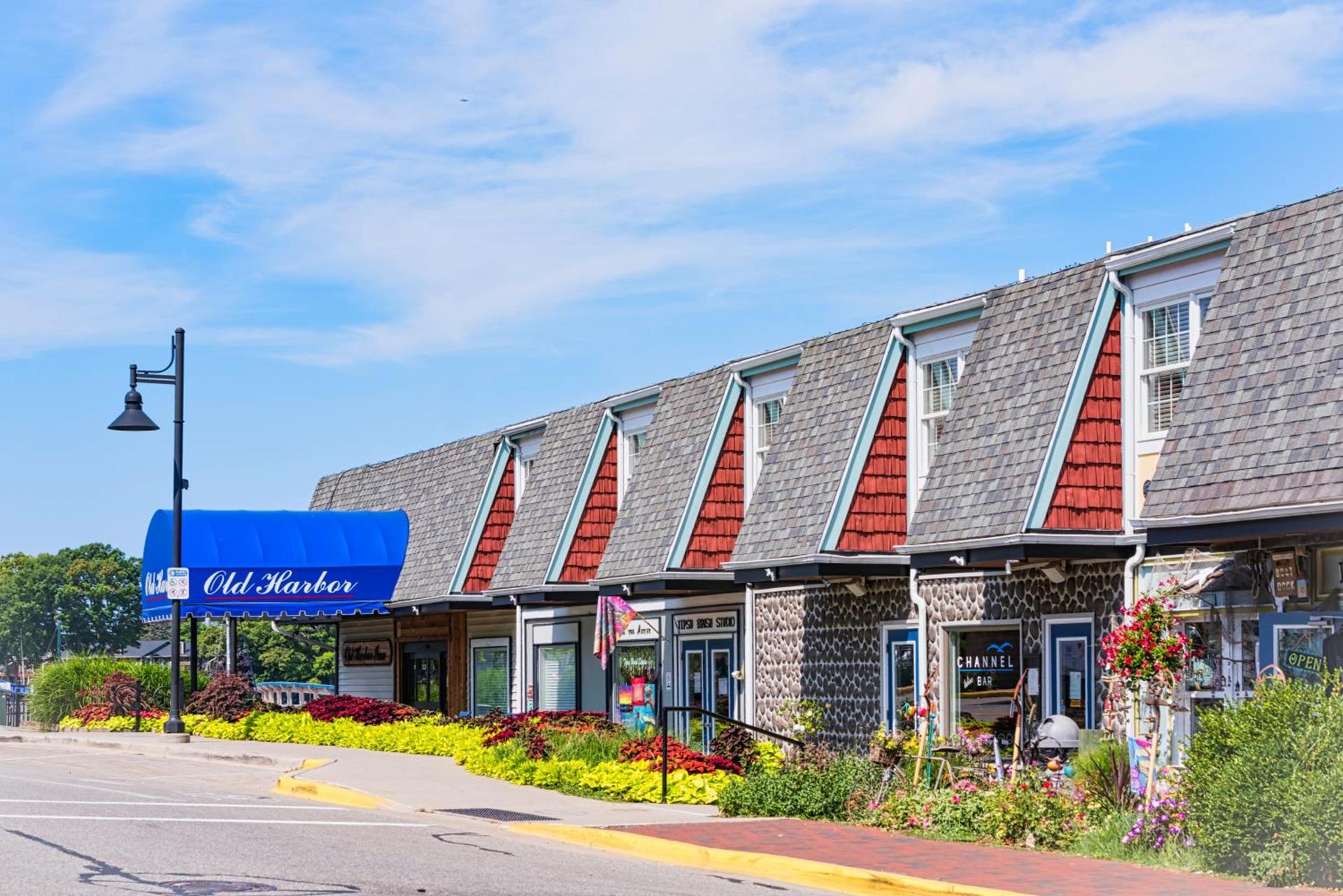 Old Harbor Inn — hotel in South Haven