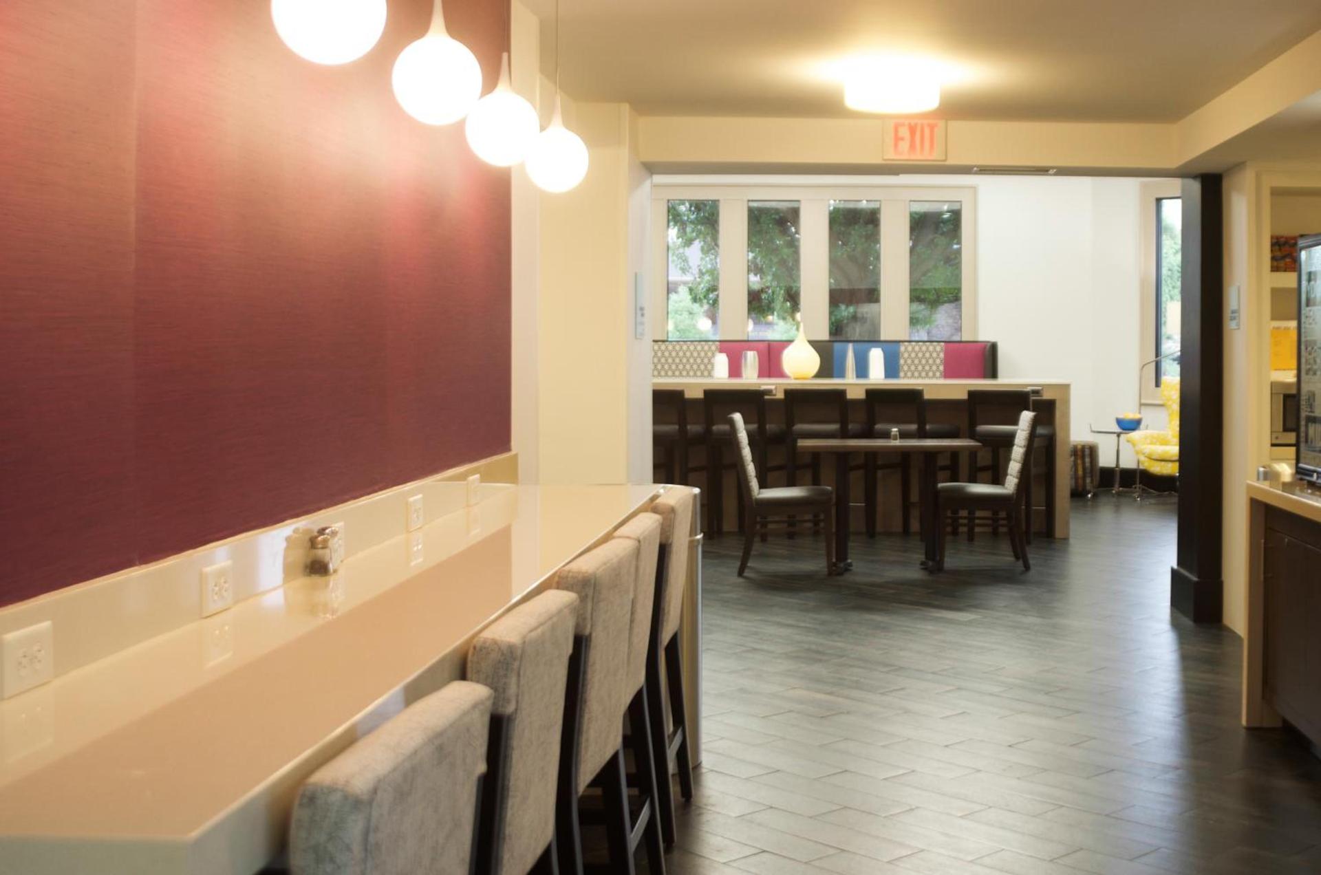 Holiday Inn Express Hickory - Hickory Mart by IHG photo 6