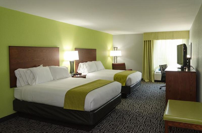 Holiday Inn Express Hickory - Hickory Mart by IHG photo 4