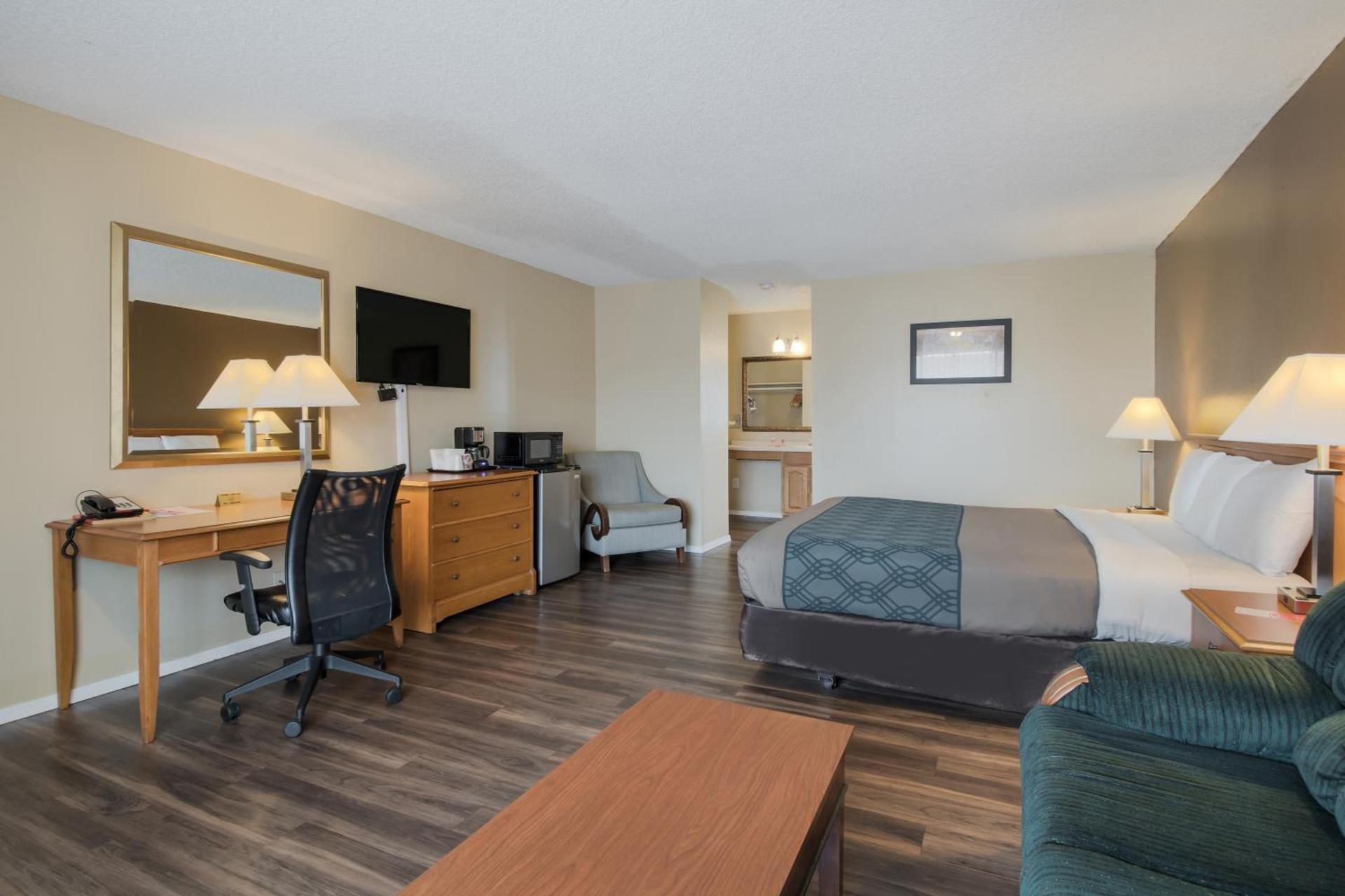 Econo Lodge Inn & Suites photo 7
