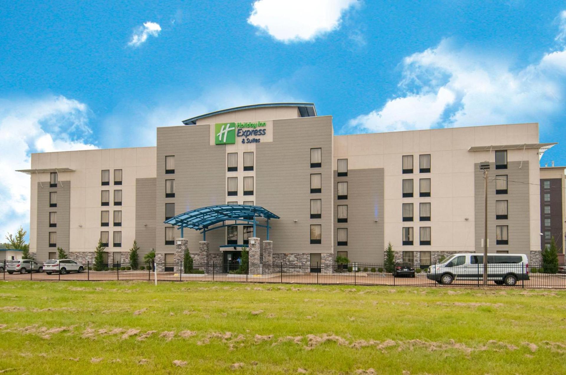 Holiday Inn Express & Suites Jackson Downtown - Coliseum by IHG photo 2