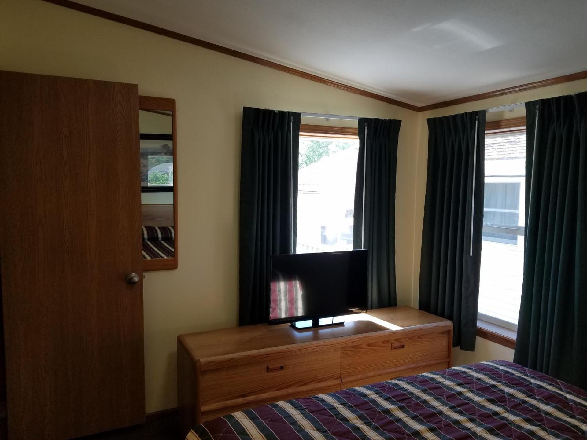 Black Hawk Motel & Suites photo 14