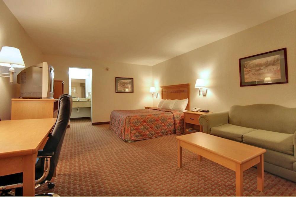 Scottish Inns photo 3