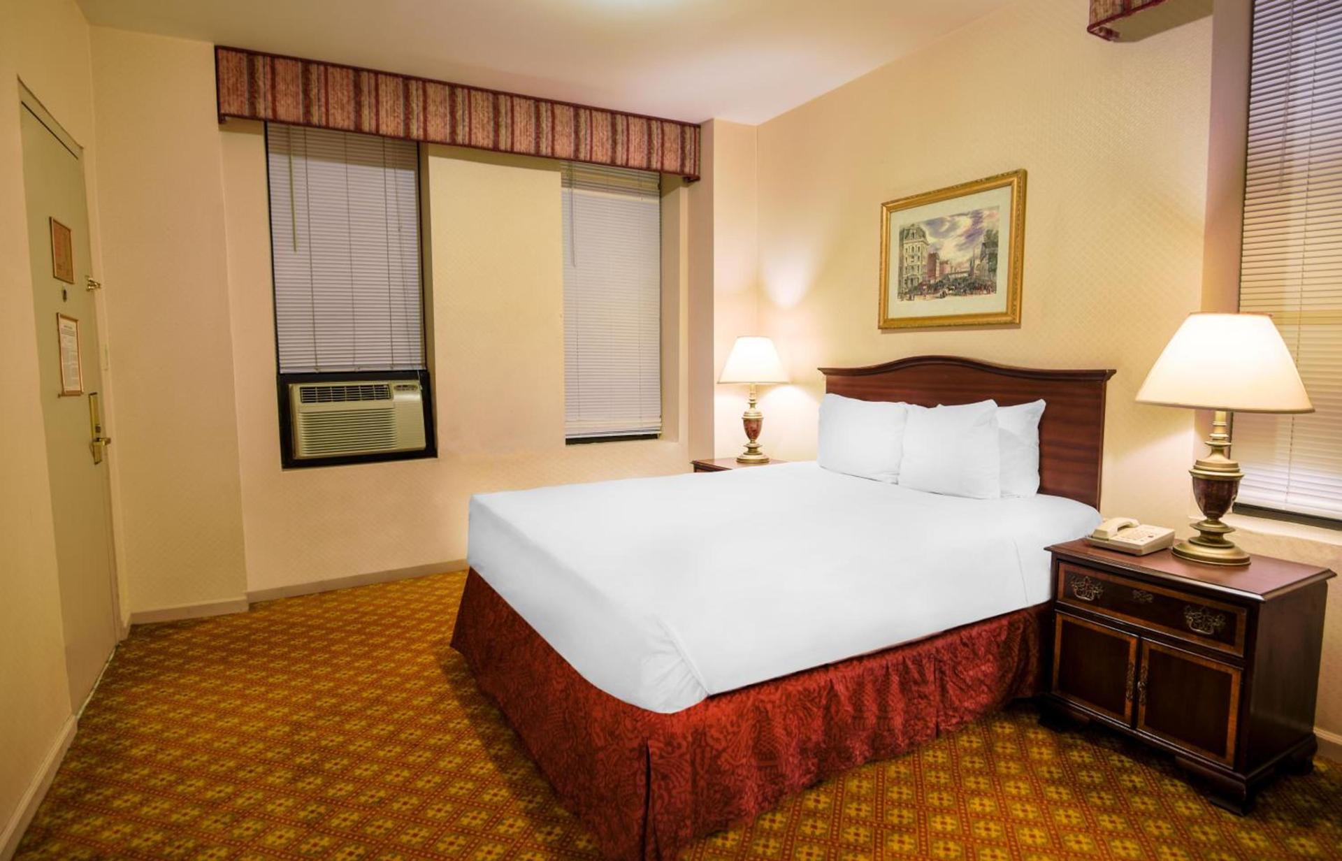 Night Hotel Broadway photo 14
