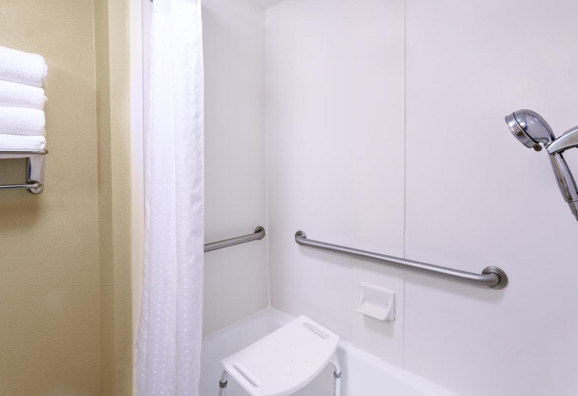 Holiday Inn Hotel & Suites Daytona Beach On The Ocean by IHG photo 11