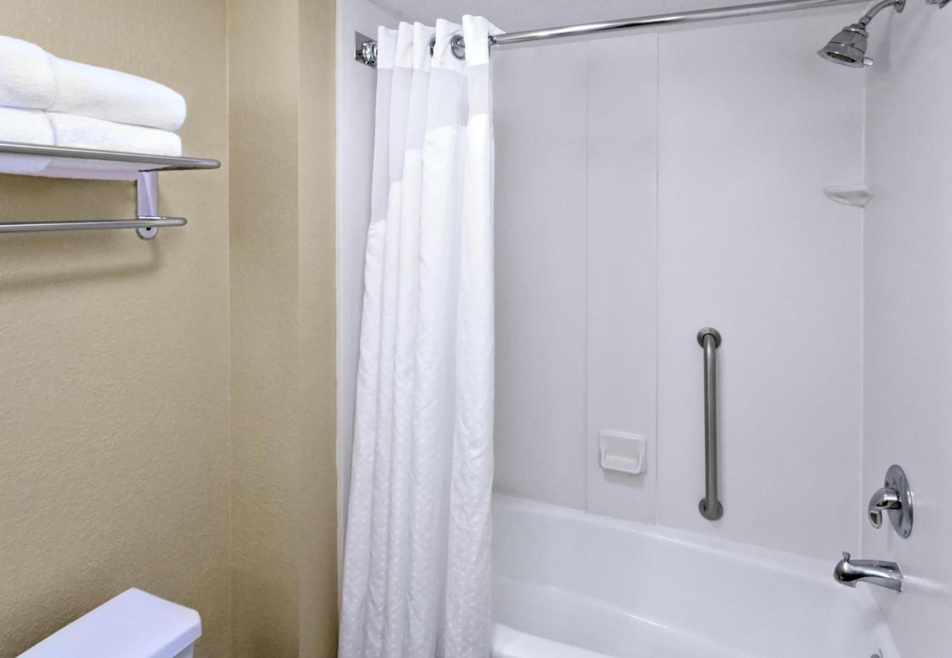 Holiday Inn Hotel & Suites Daytona Beach On The Ocean by IHG photo 12