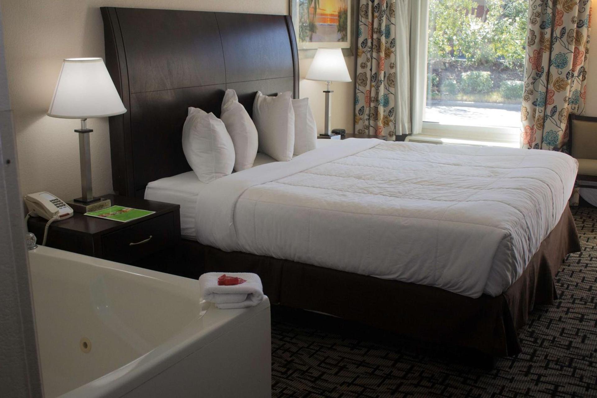 SureStay Hotel by Best Western North Myrtle Beach photo 9