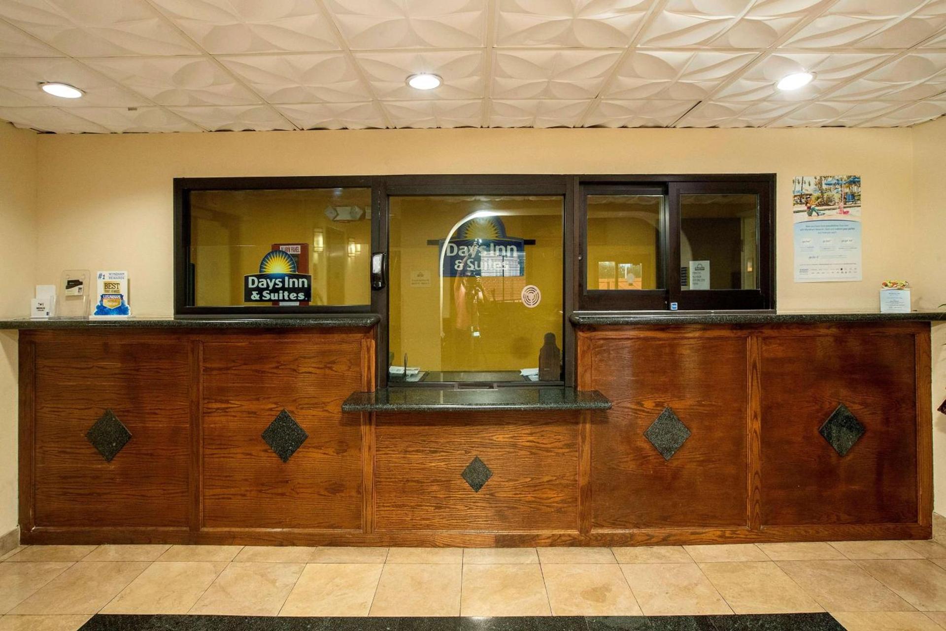 Days Inn & Suites by Wyndham Houston North/Aldine photo 4