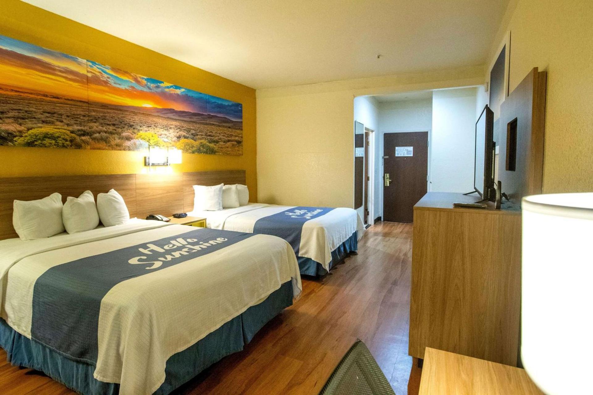 Days Inn & Suites by Wyndham Houston North/Aldine photo 8