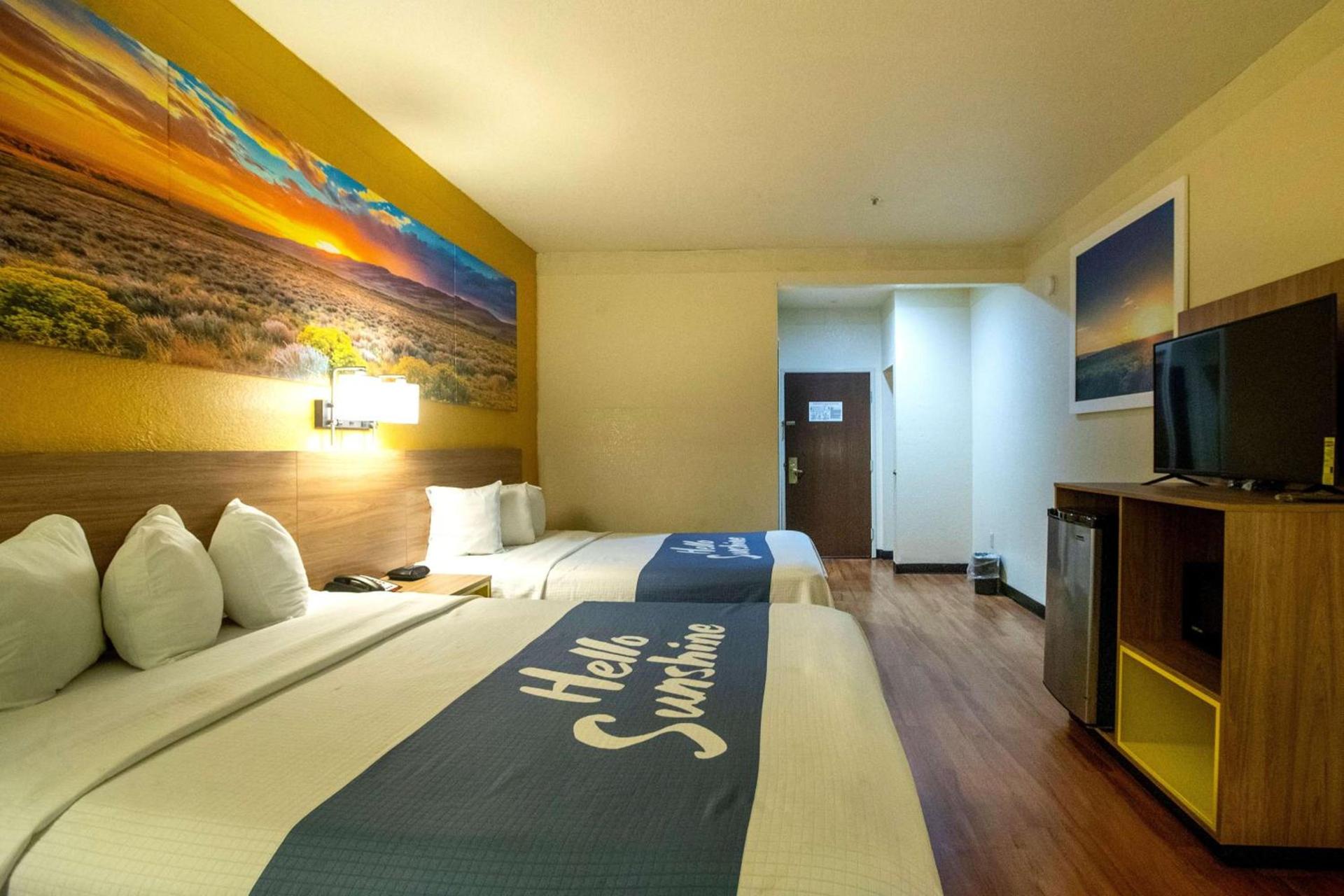 Days Inn & Suites by Wyndham Houston North/Aldine photo 9