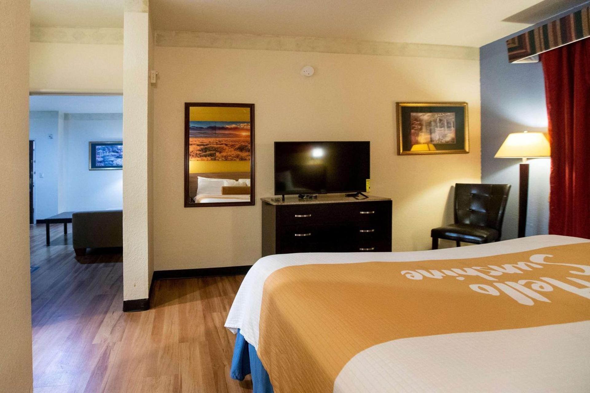 Days Inn & Suites by Wyndham Houston North/Aldine photo 21