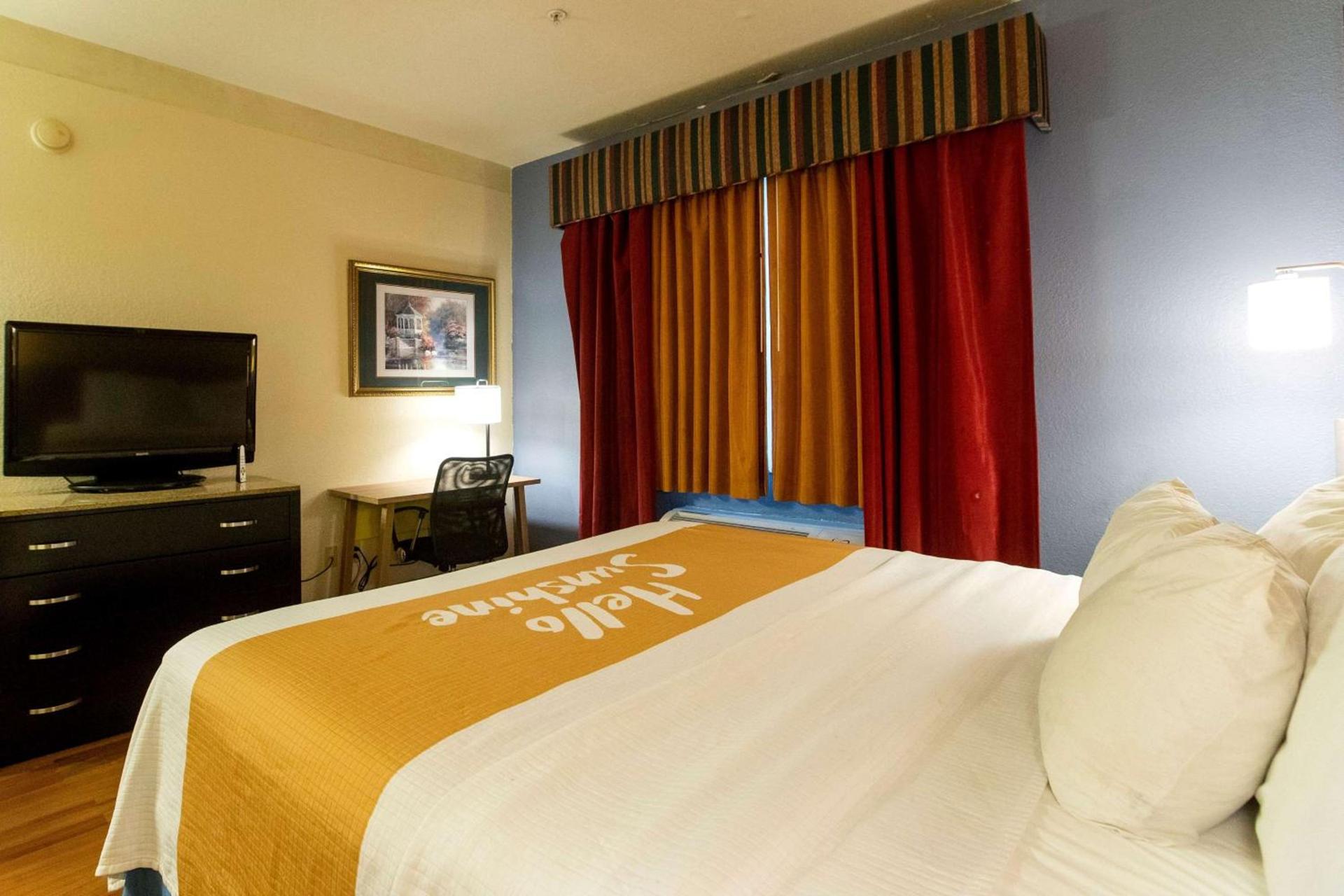 Days Inn & Suites by Wyndham Houston North/Aldine photo 22