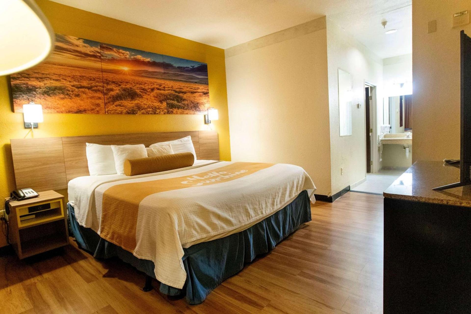 Days Inn & Suites by Wyndham Houston North/Aldine photo 23