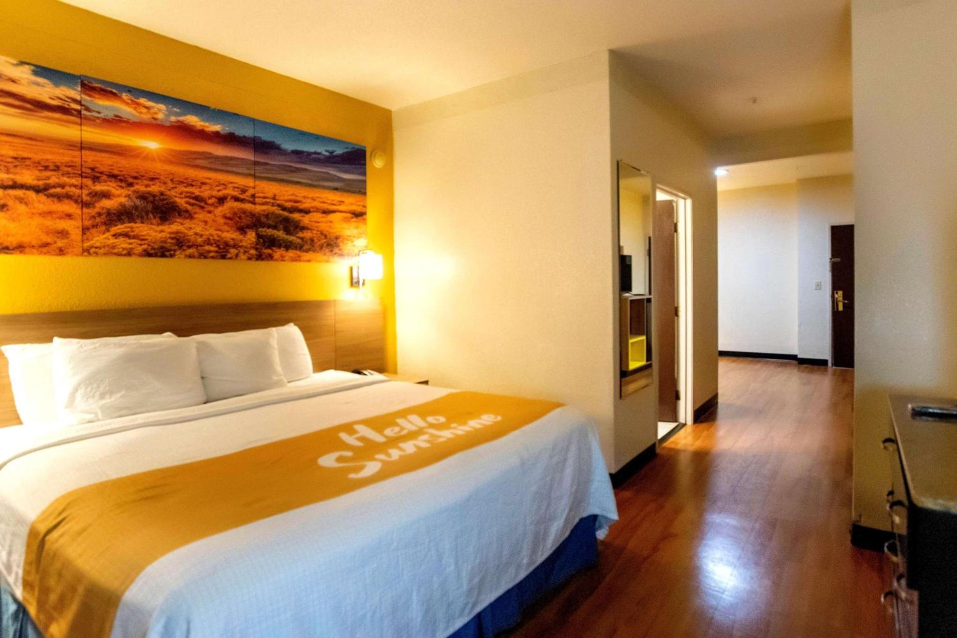 Days Inn & Suites by Wyndham Houston North/Aldine photo 28