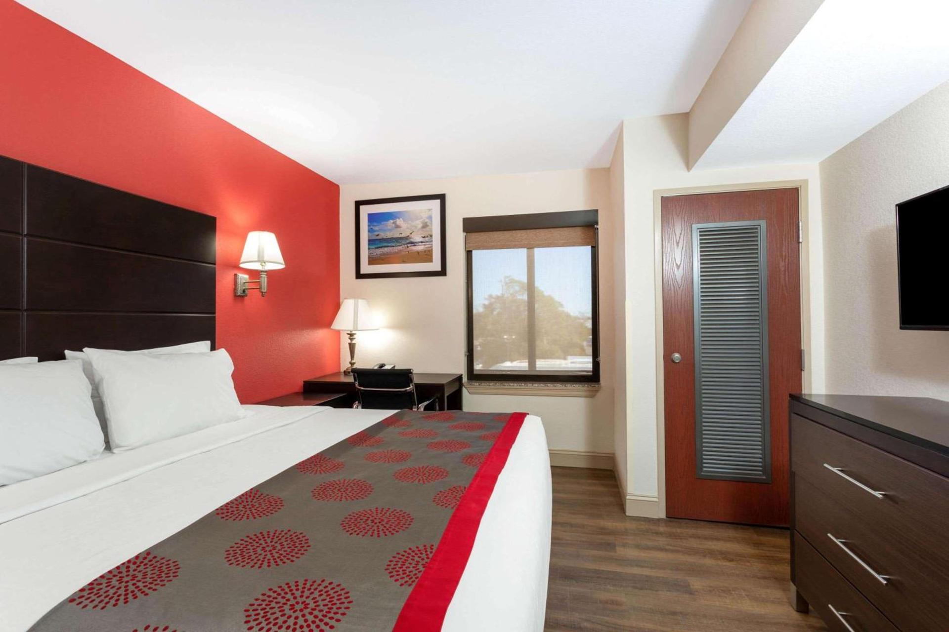 Ramada by Wyndham Panama City photo 28