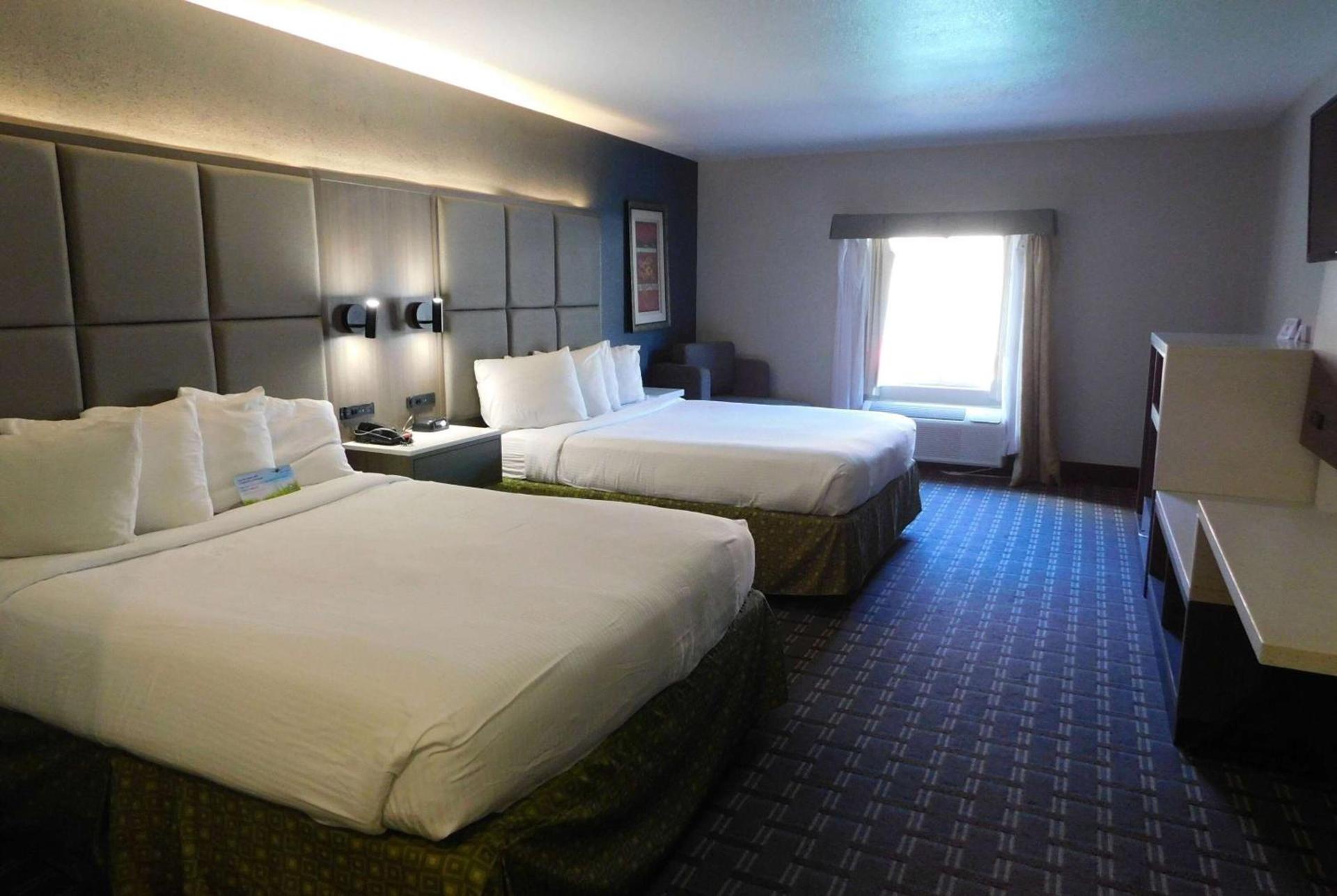 Days Inn & Suites by Wyndham Downtown Gatlinburg Parkway photo 6
