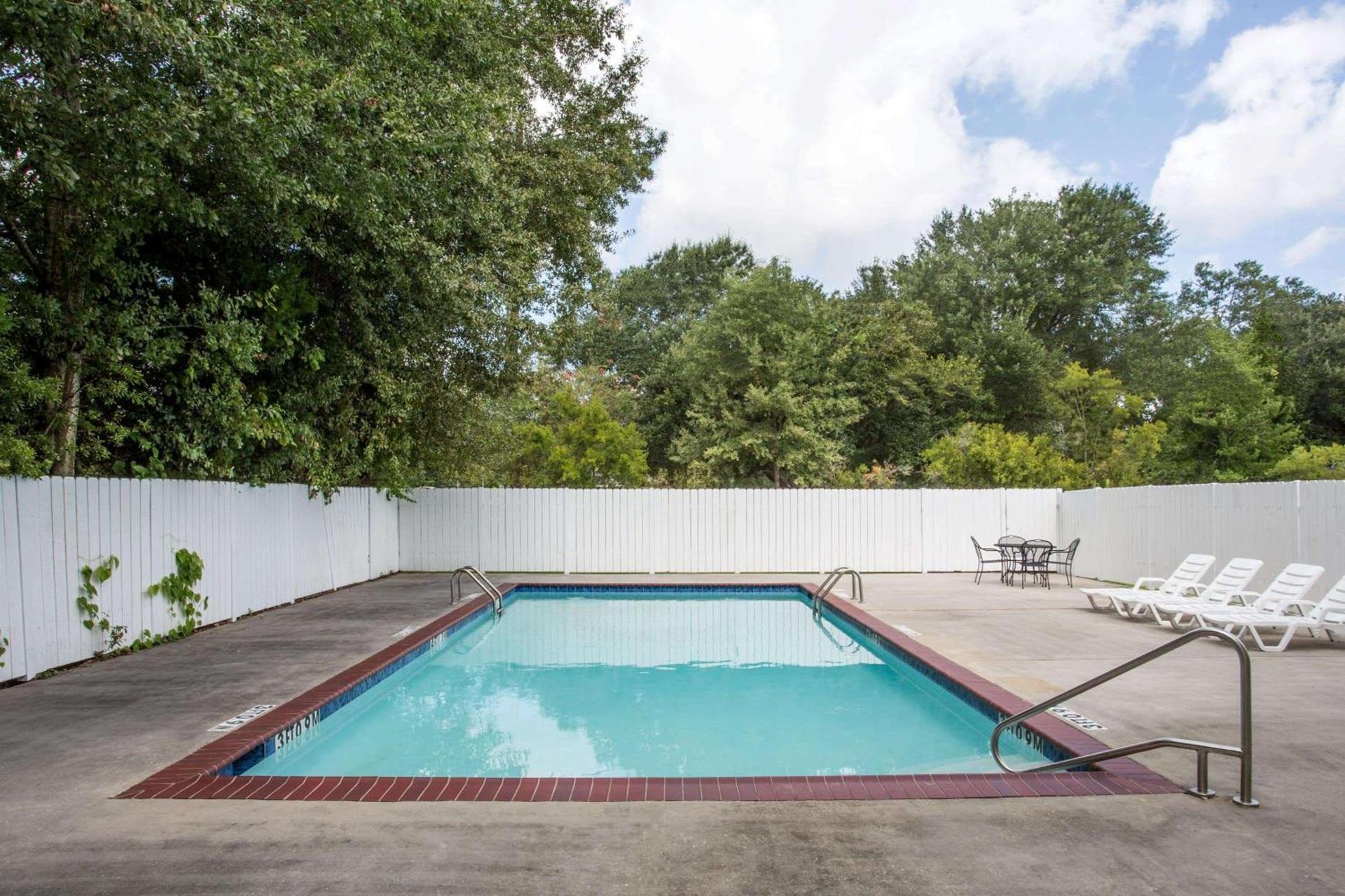Howard Johnson by Wyndham Houma photo 3