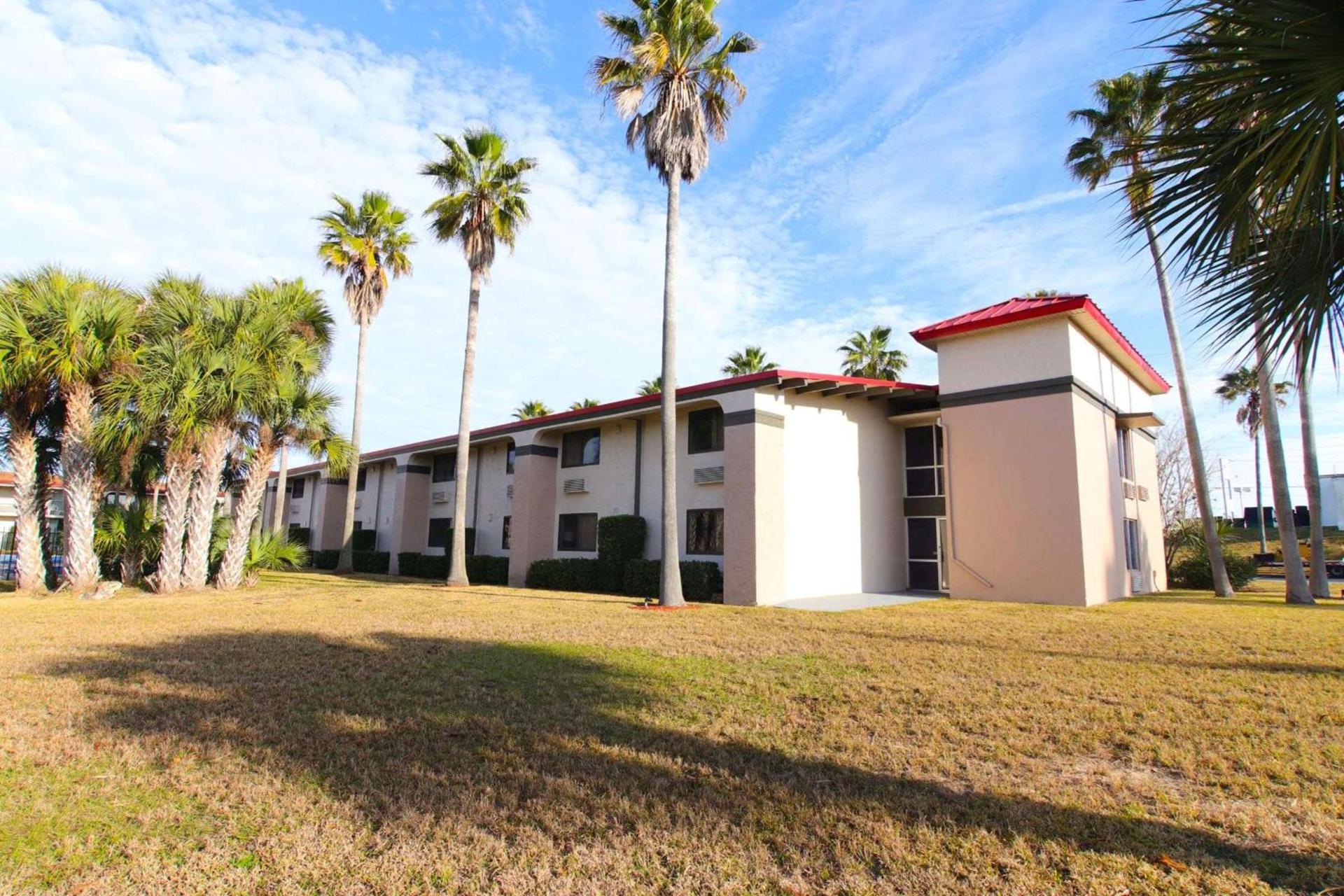 Ramada by Wyndham Davenport Orlando South photo 10