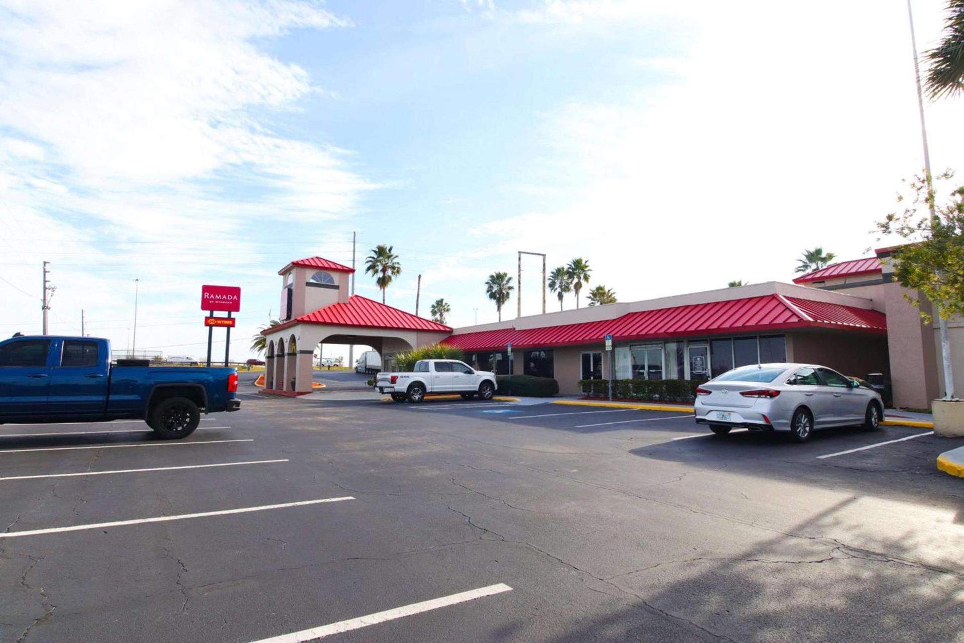 Ramada by Wyndham Davenport Orlando South photo 11