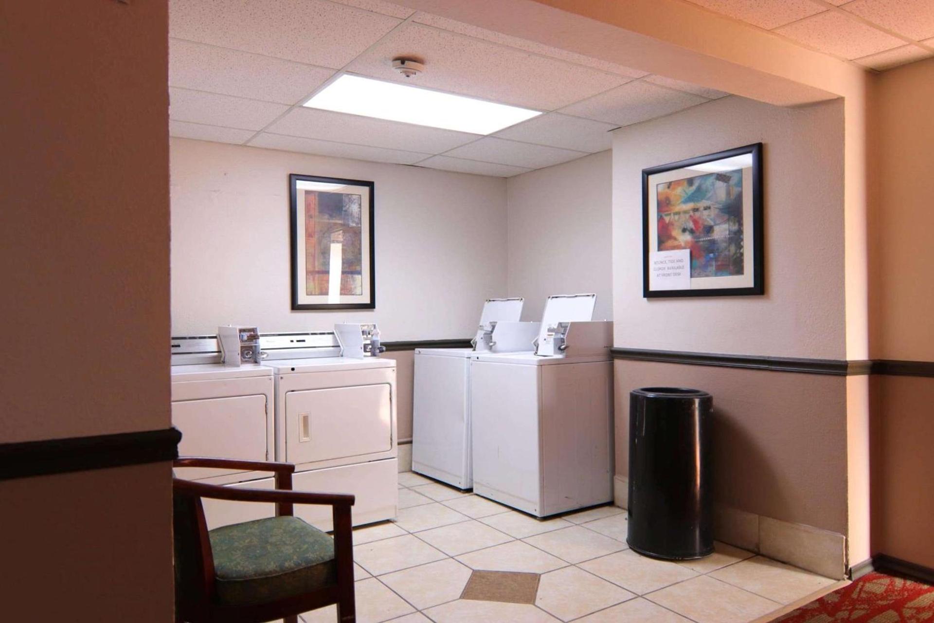 Ramada by Wyndham Davenport Orlando South photo 18