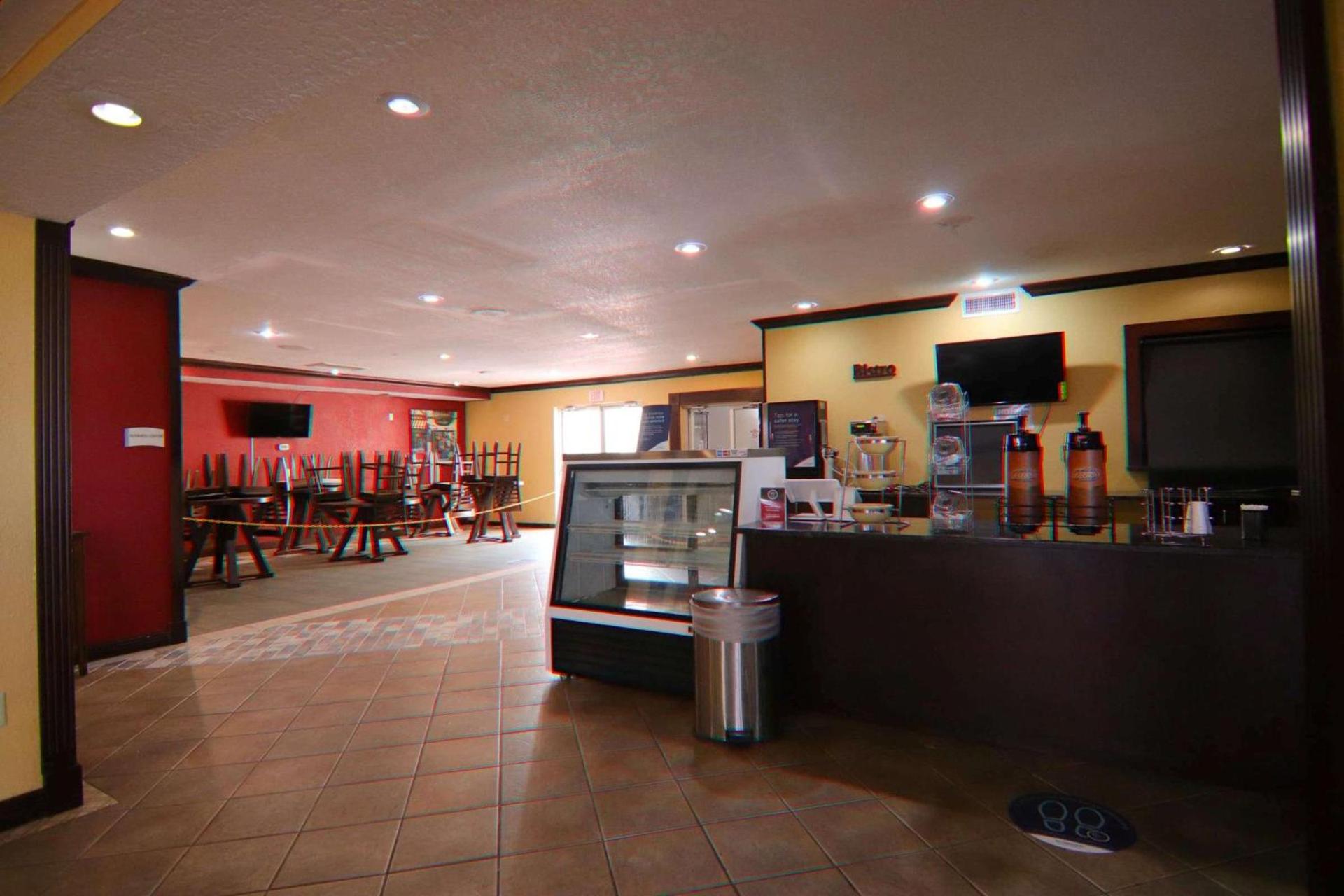 Ramada by Wyndham Davenport Orlando South photo 19