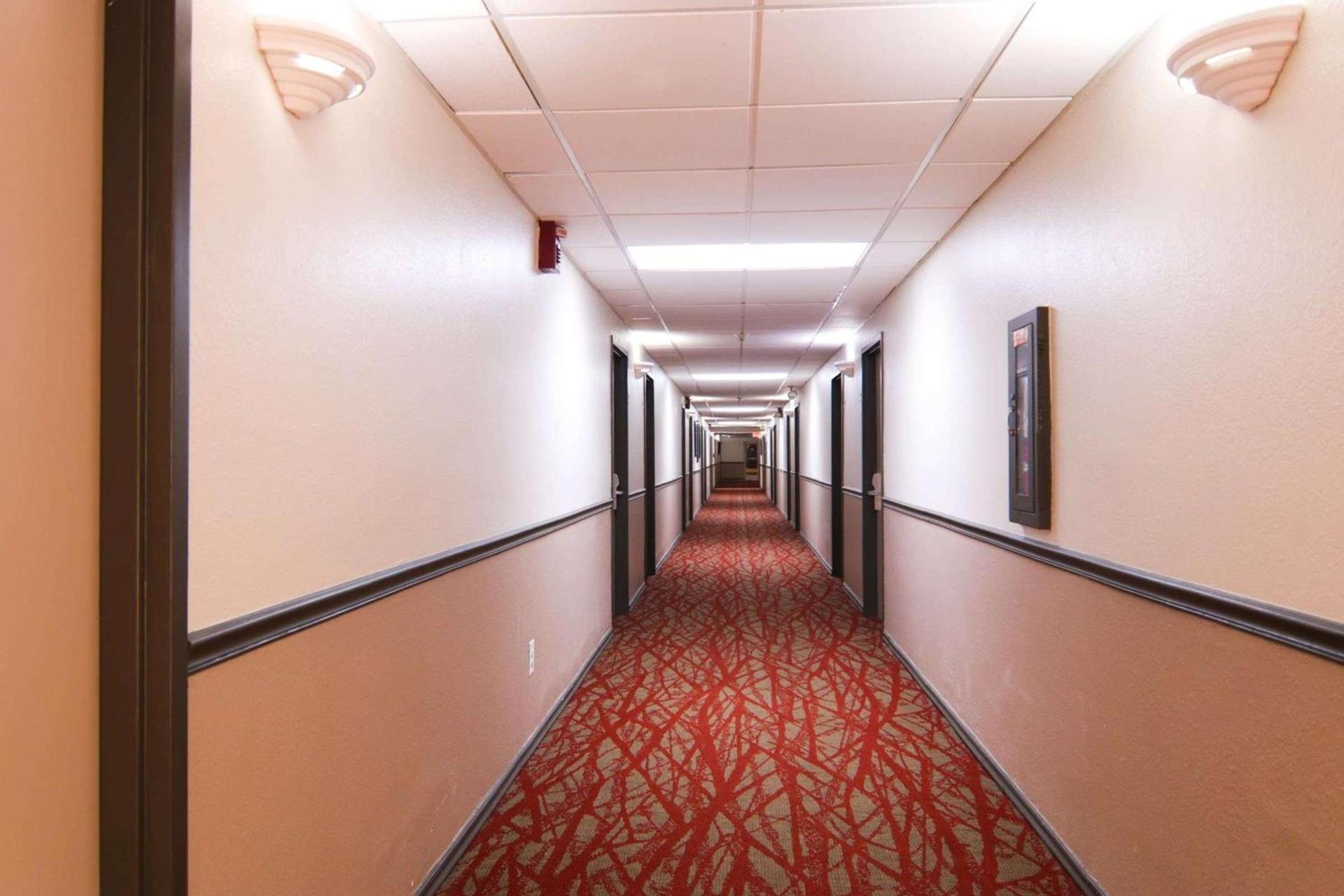 Ramada by Wyndham Davenport Orlando South photo 21