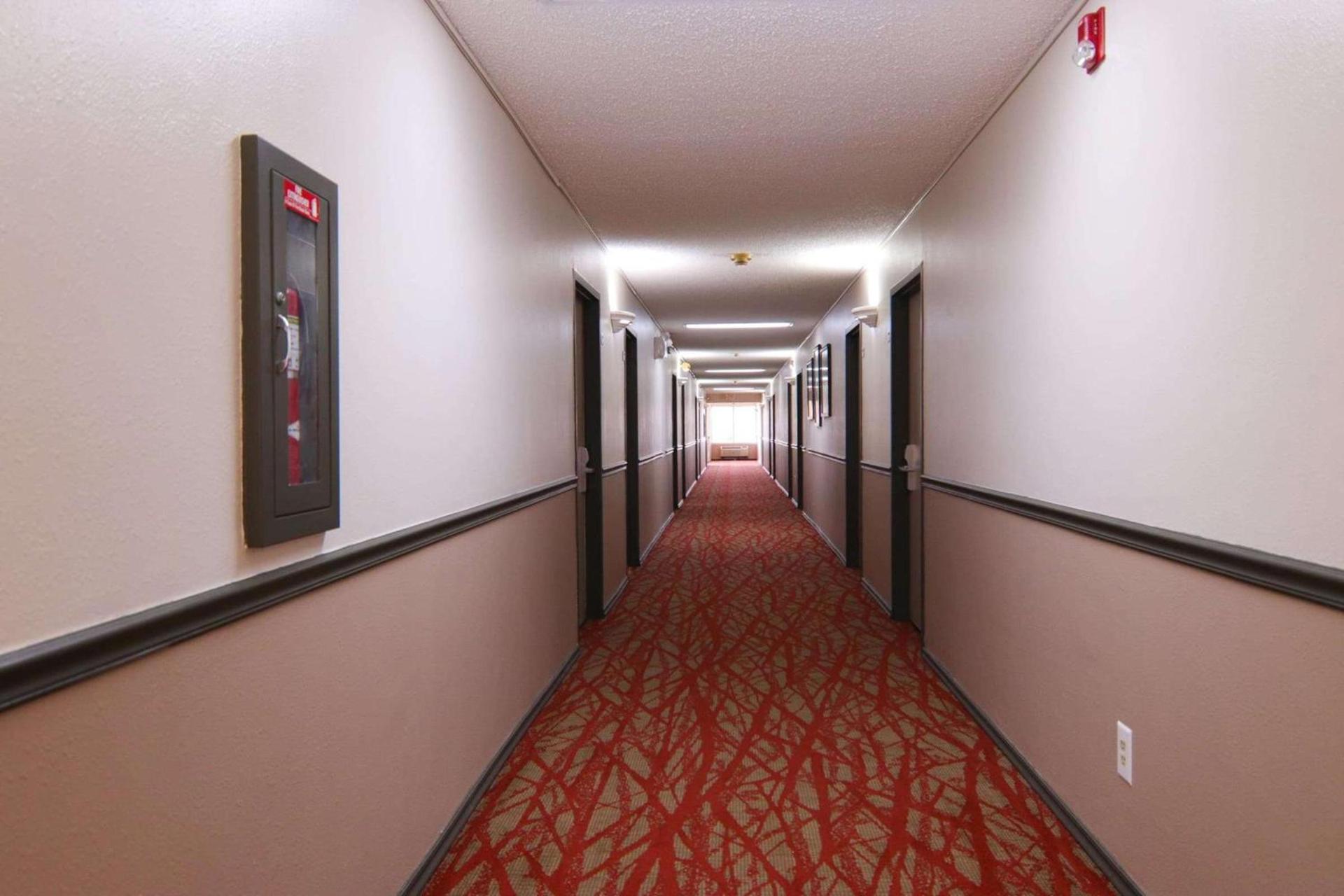 Ramada by Wyndham Davenport Orlando South photo 23