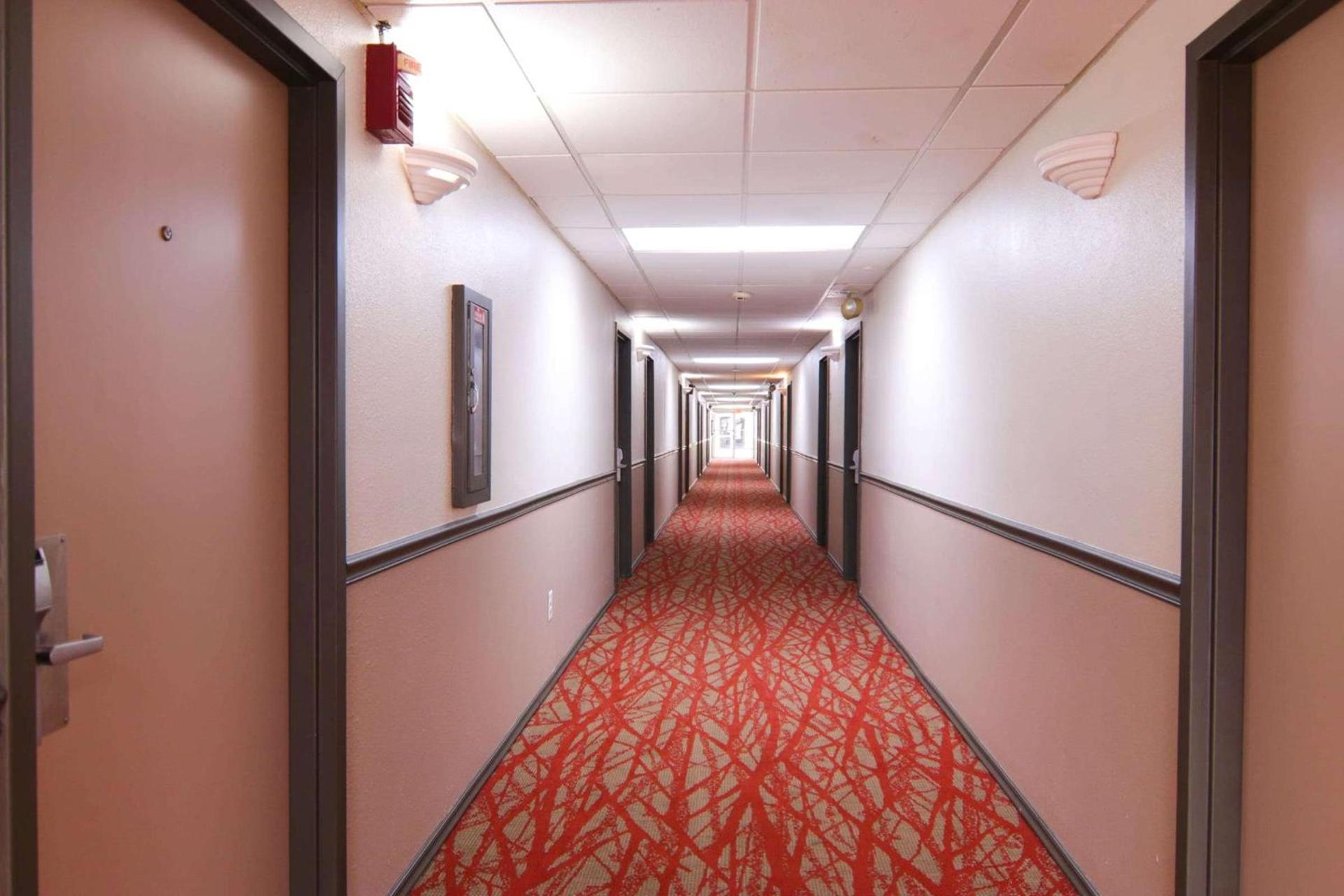 Ramada by Wyndham Davenport Orlando South photo 24
