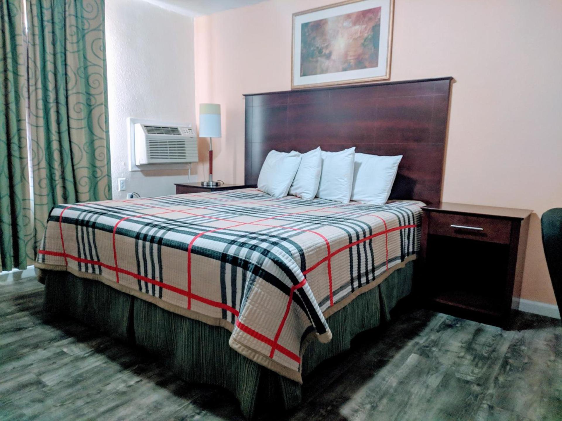 Travelers Inn - Clearwater photo 7