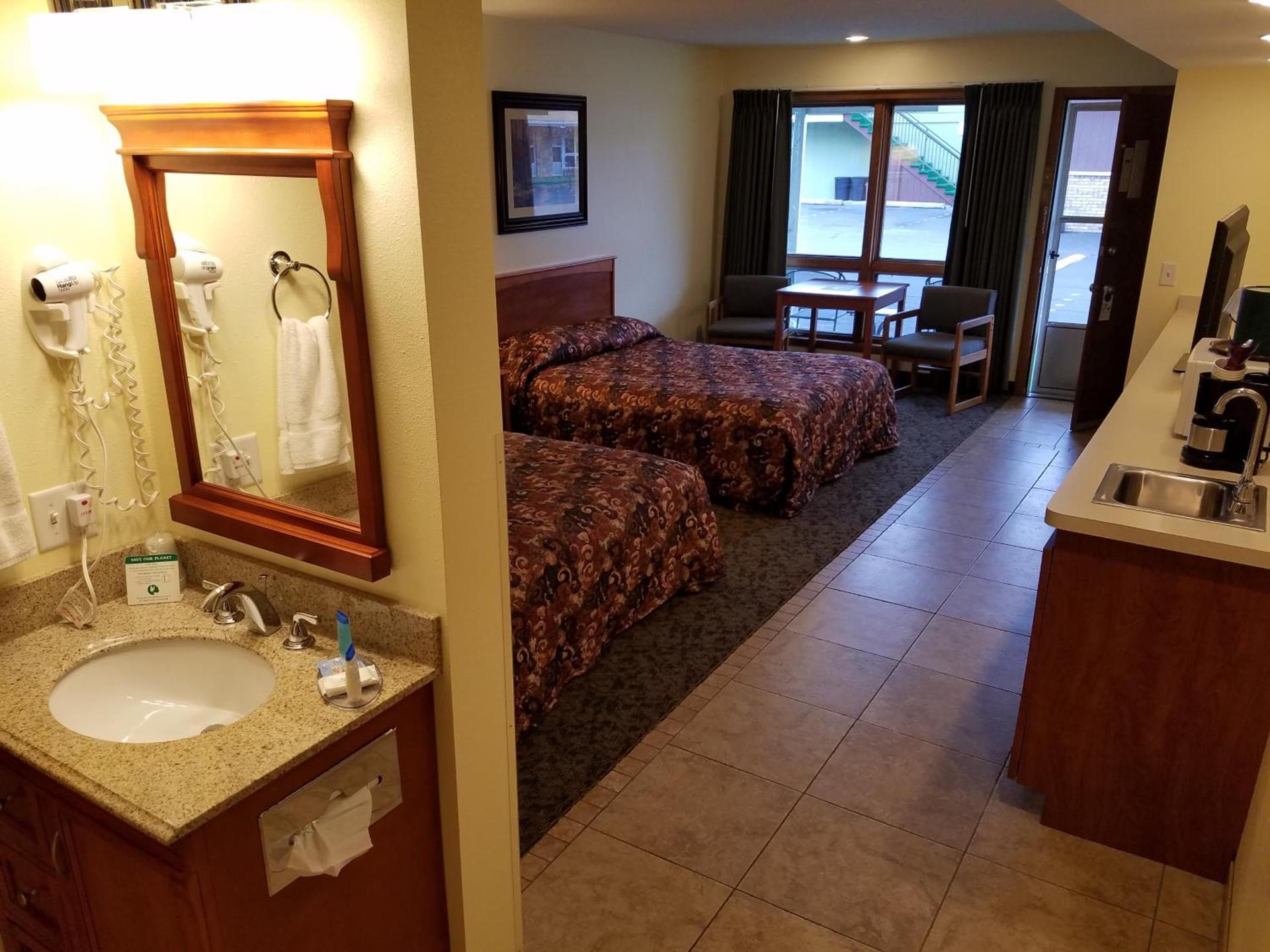 Black Hawk Motel & Suites photo 21