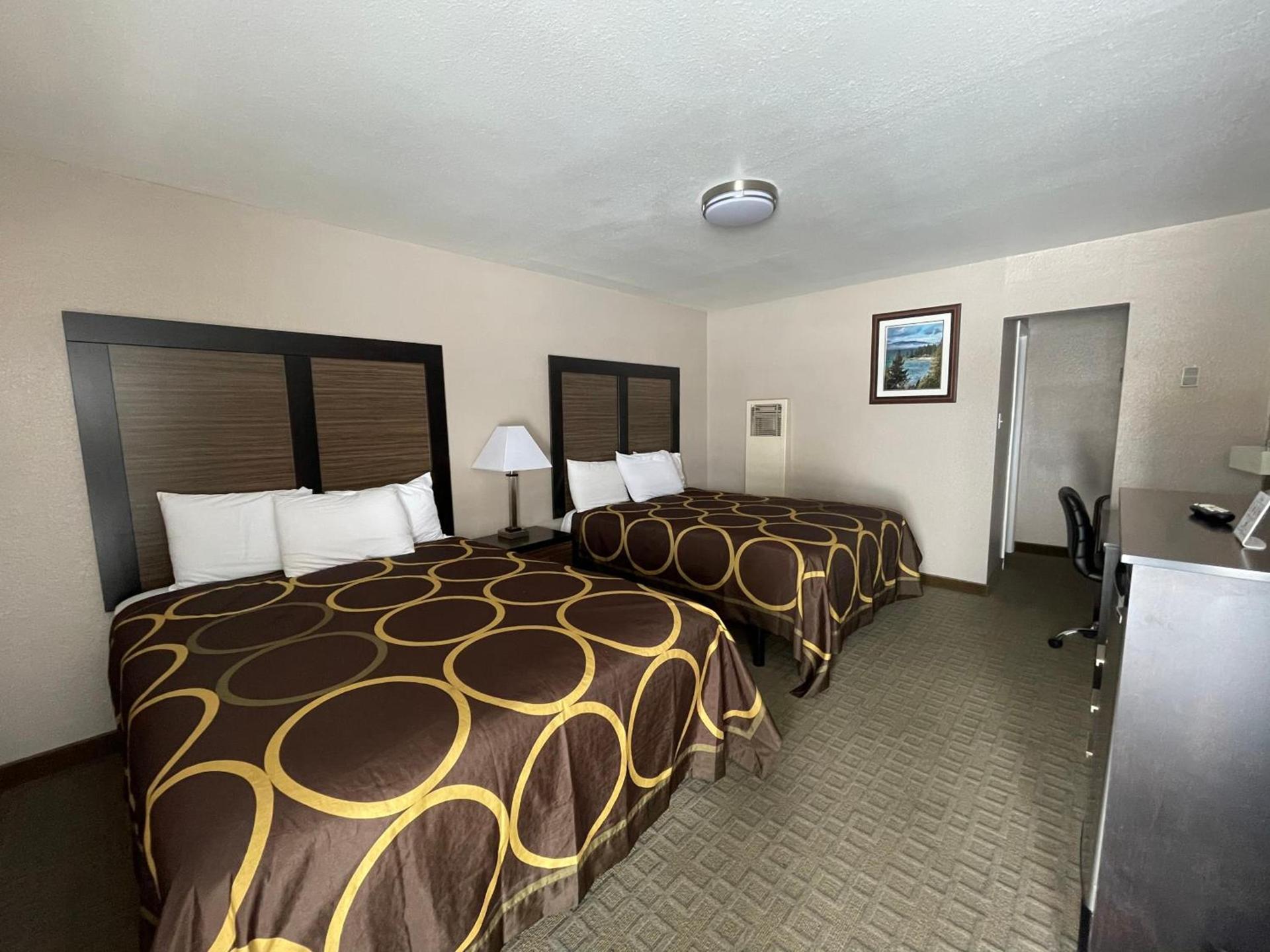 Beverly Lodge photo 11