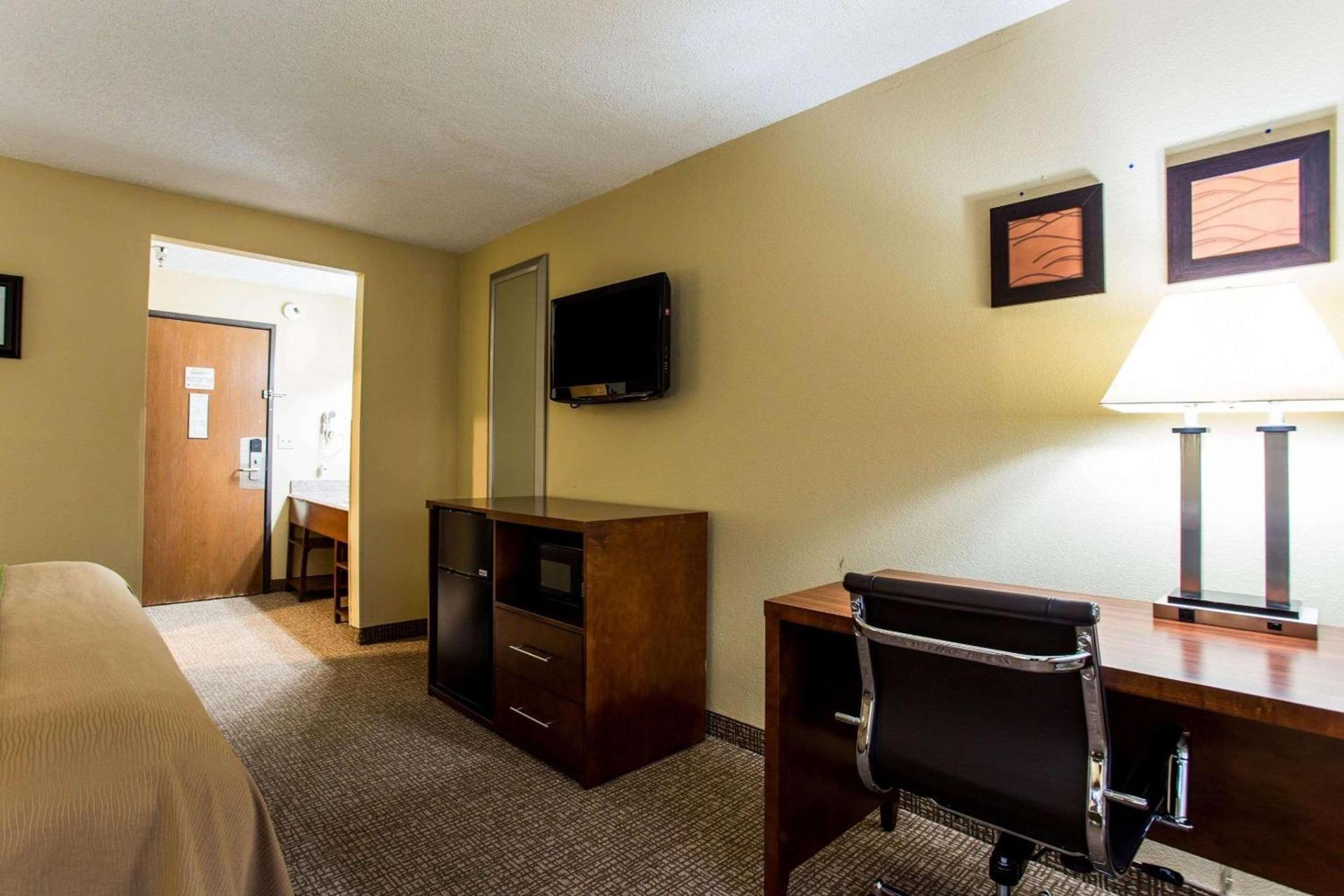Comfort Inn Columbia West photo 14