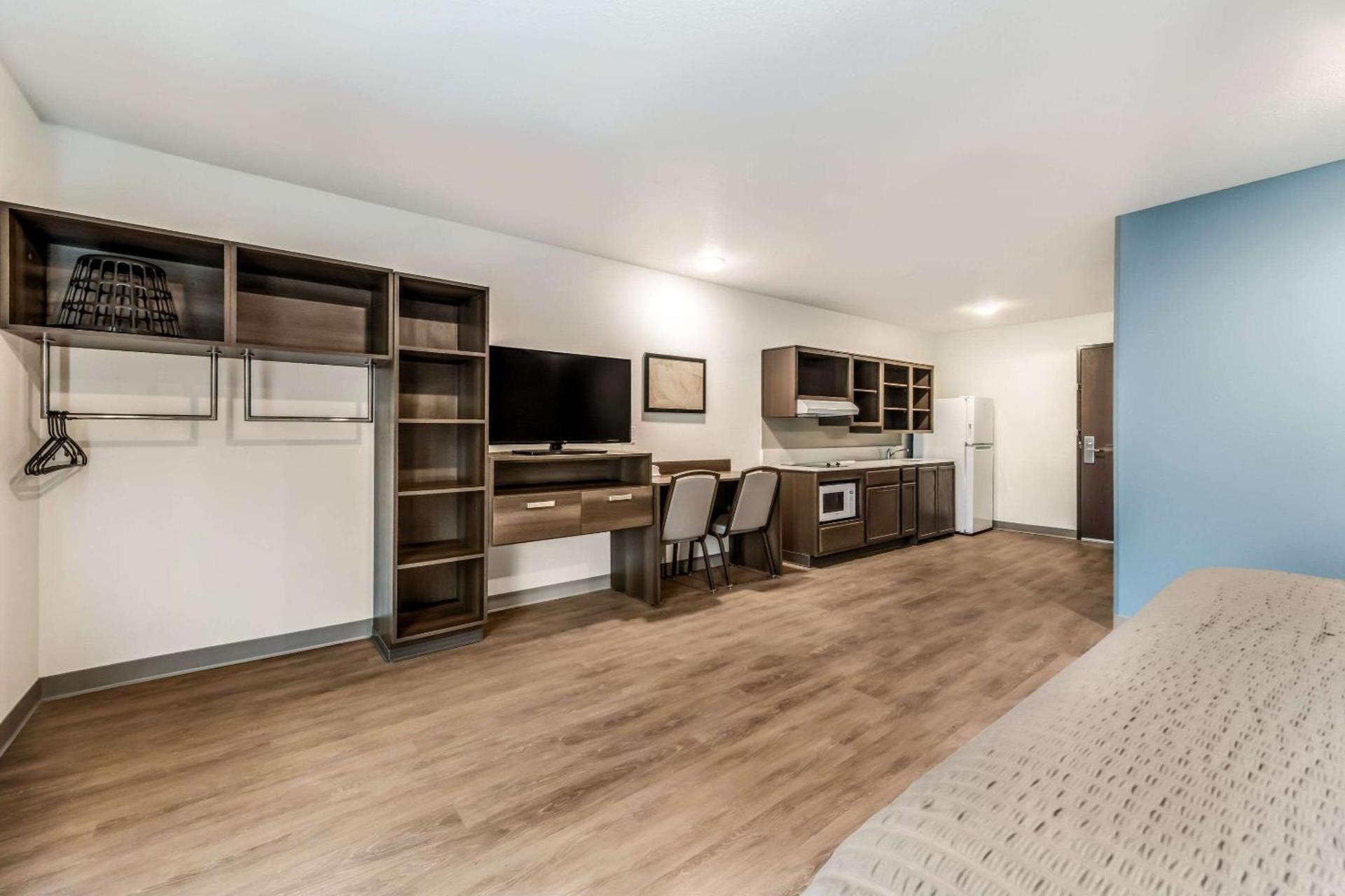 WoodSpring Suites Charlotte - University Research Park photo 21