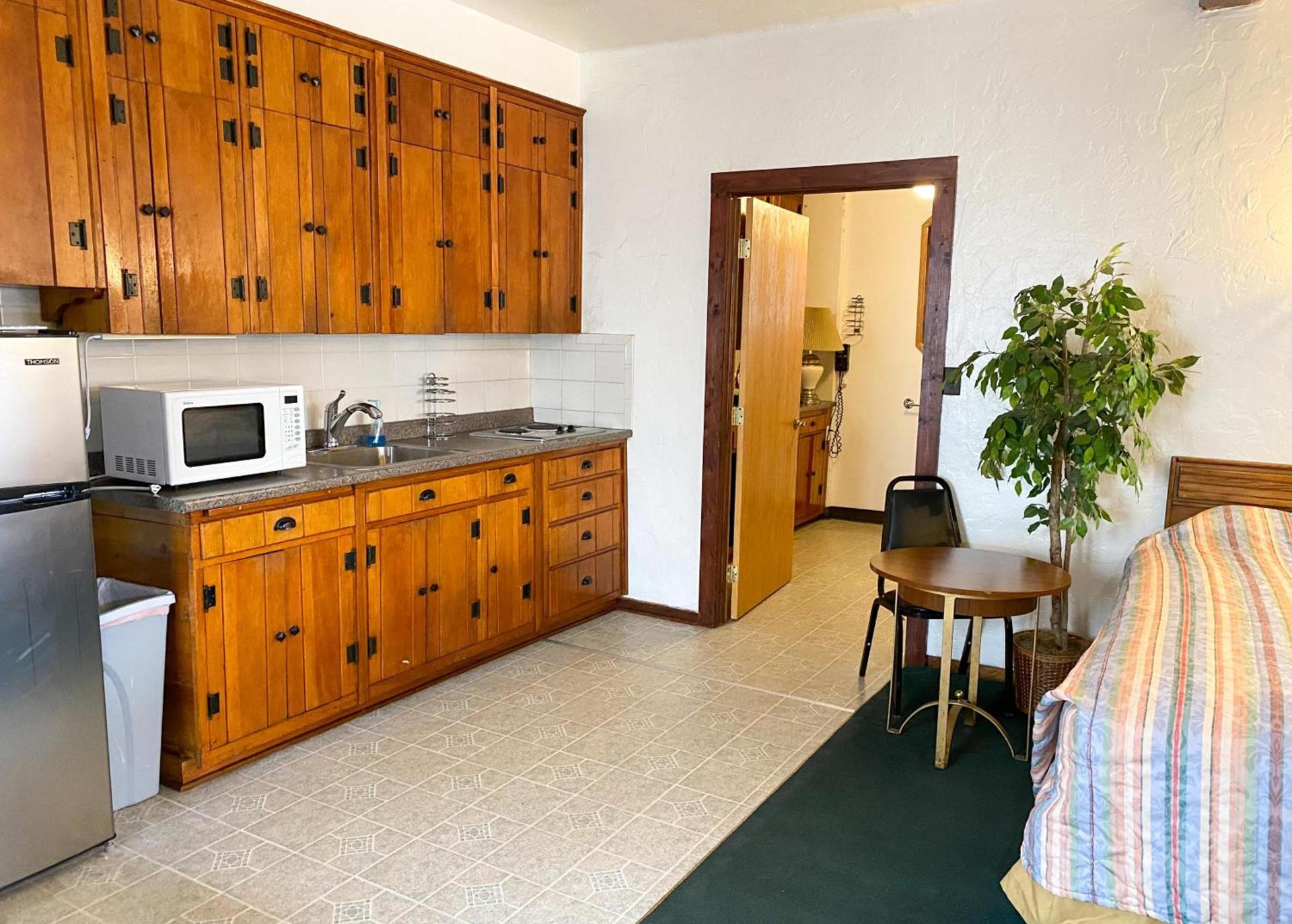 Guest Ranch Motel photo 13