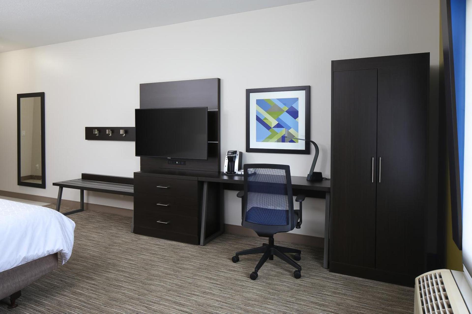 Holiday Inn Express Grand Rapids Southwest by IHG photo 35