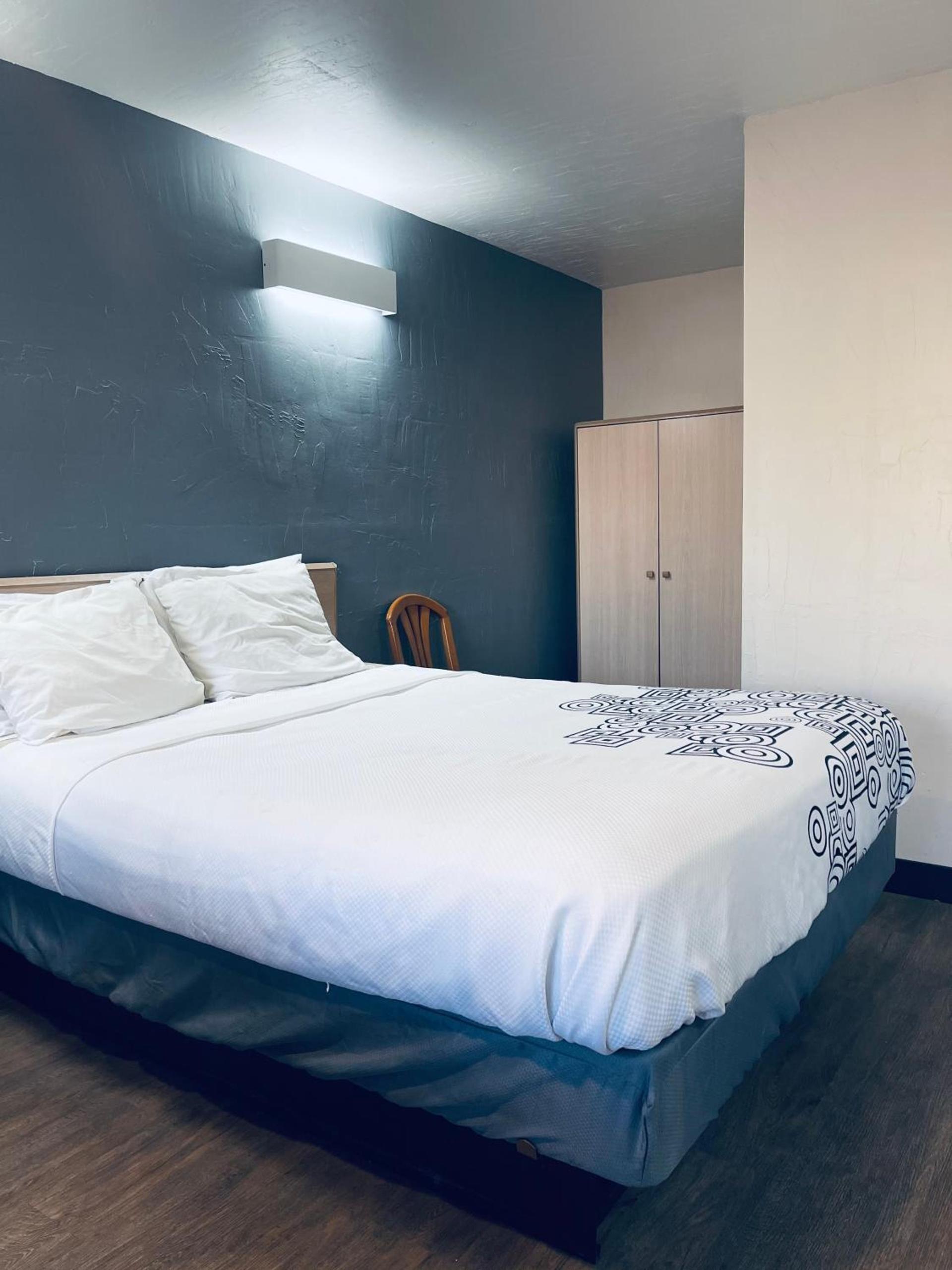 Century 21 Motel photo 24