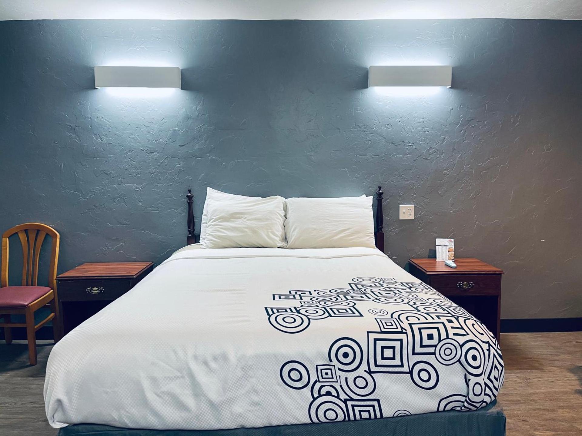 Century 21 Motel photo 3