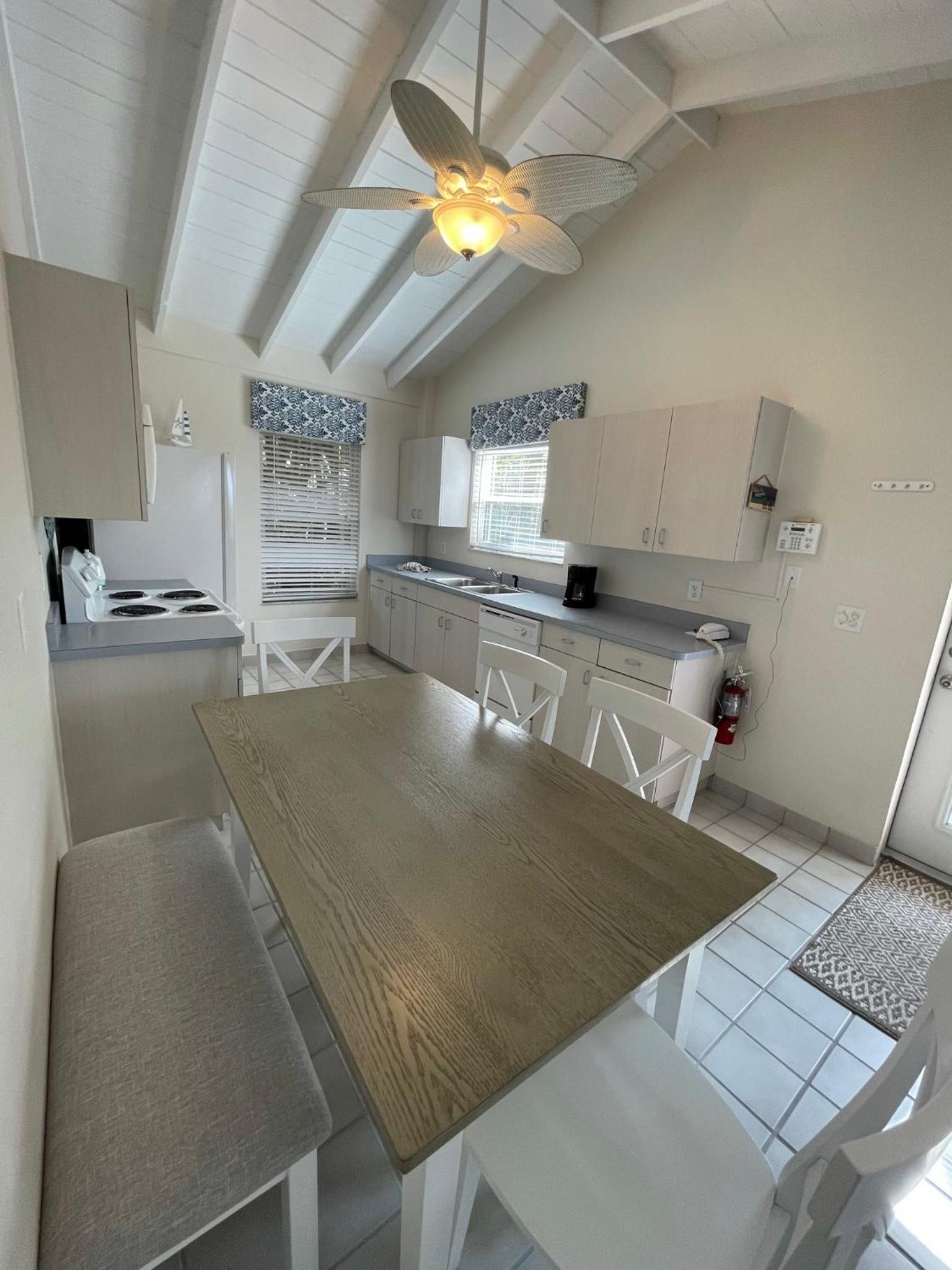 Cedar Cove Resort & Cottages photo 89